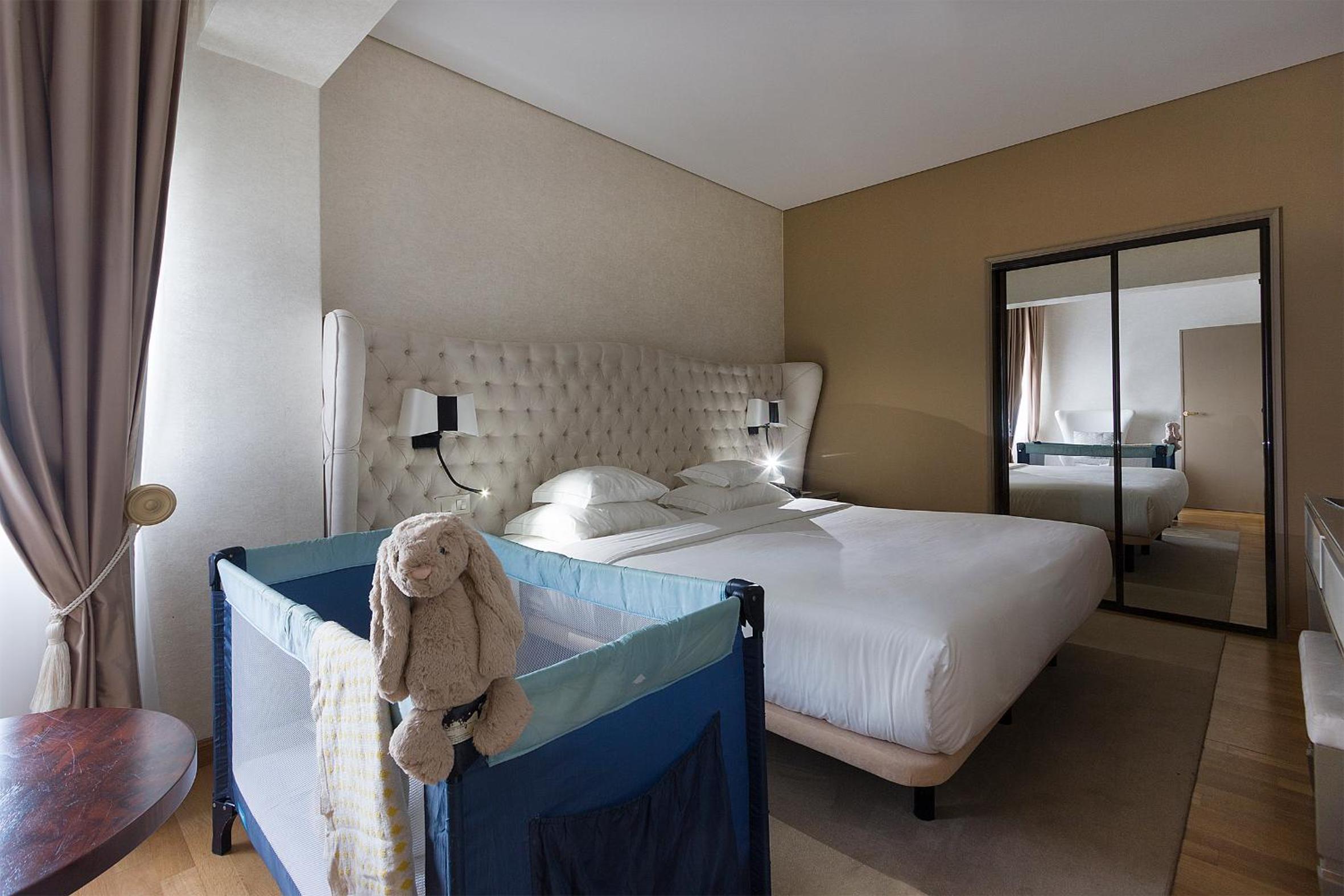 Deluxe Suite - Photo 2