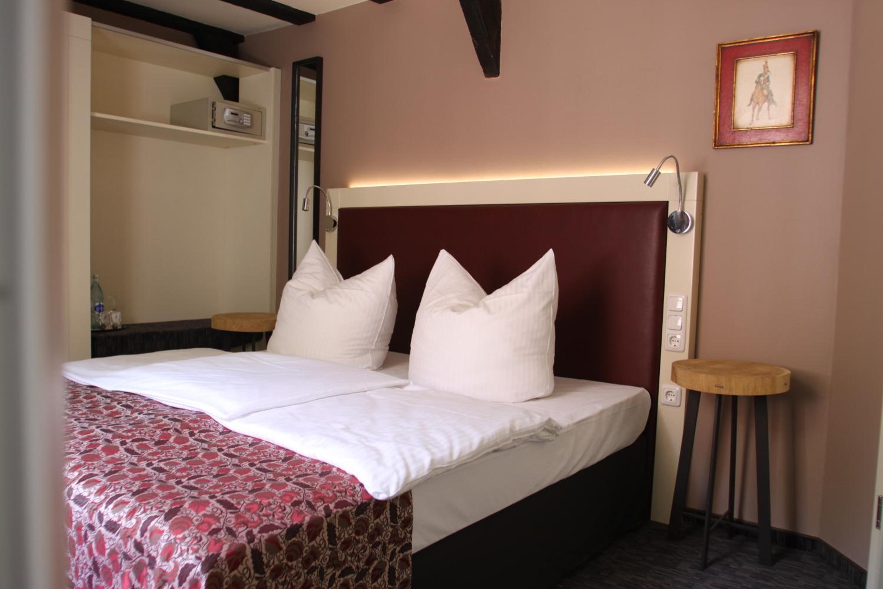 Double Room - Photo 5