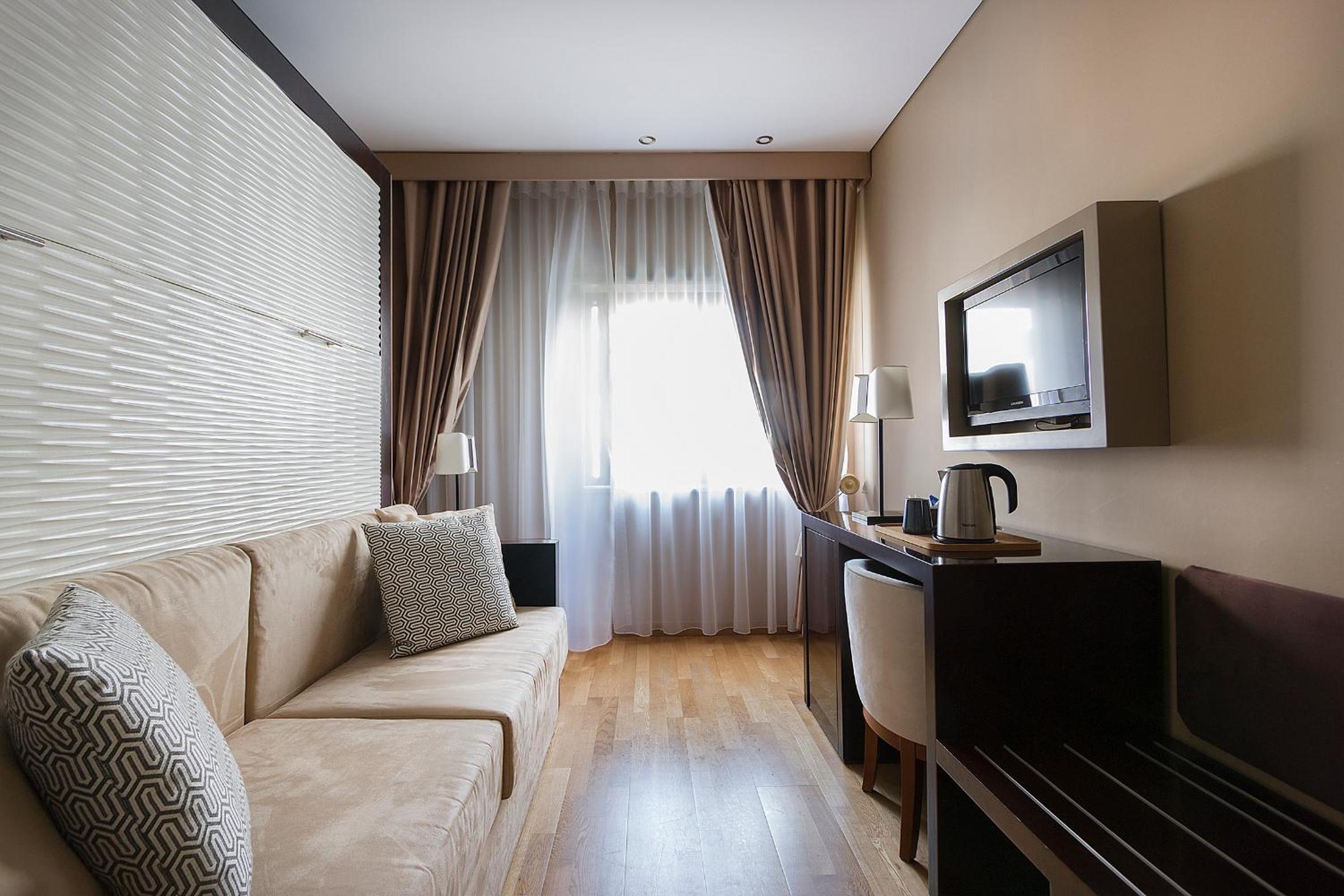 Deluxe Suite - Photo 3
