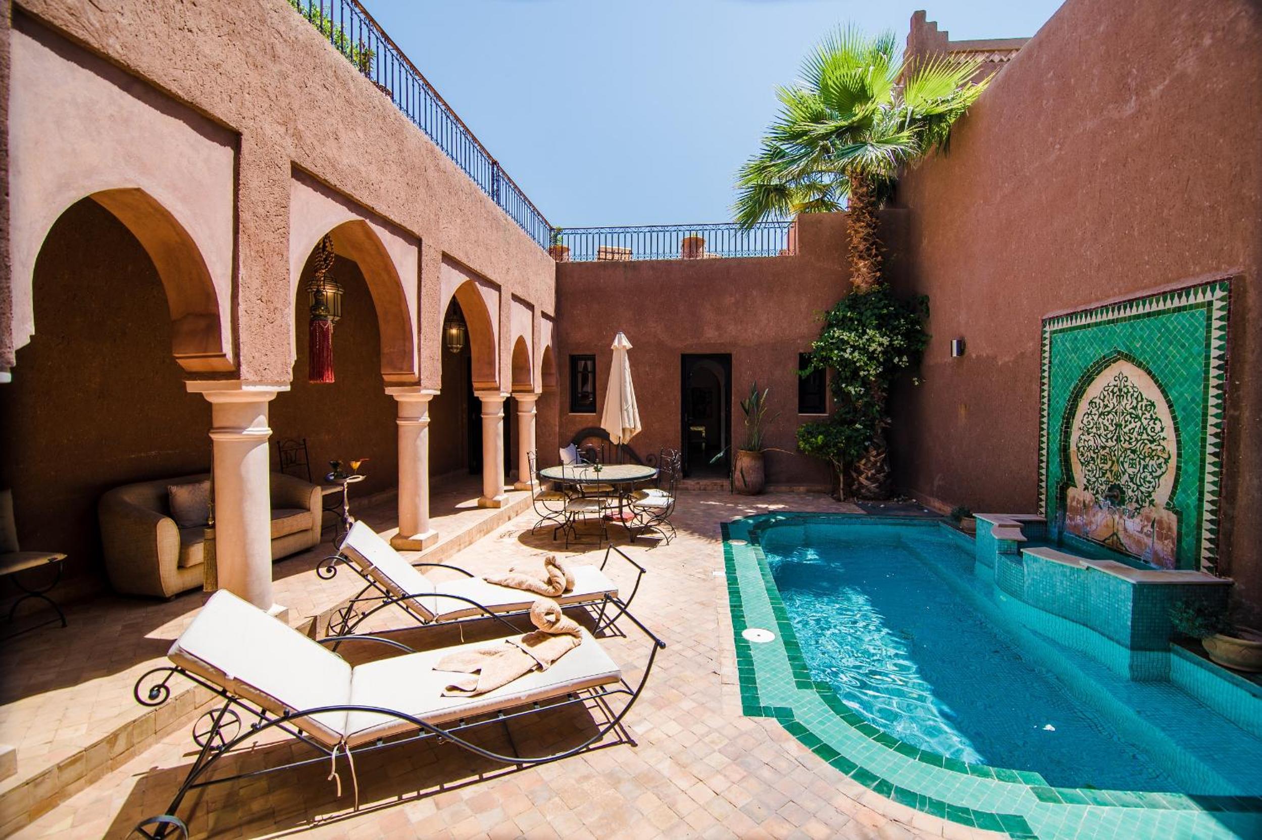 Four-Bedroom Villa with Private Pool - Photo 14