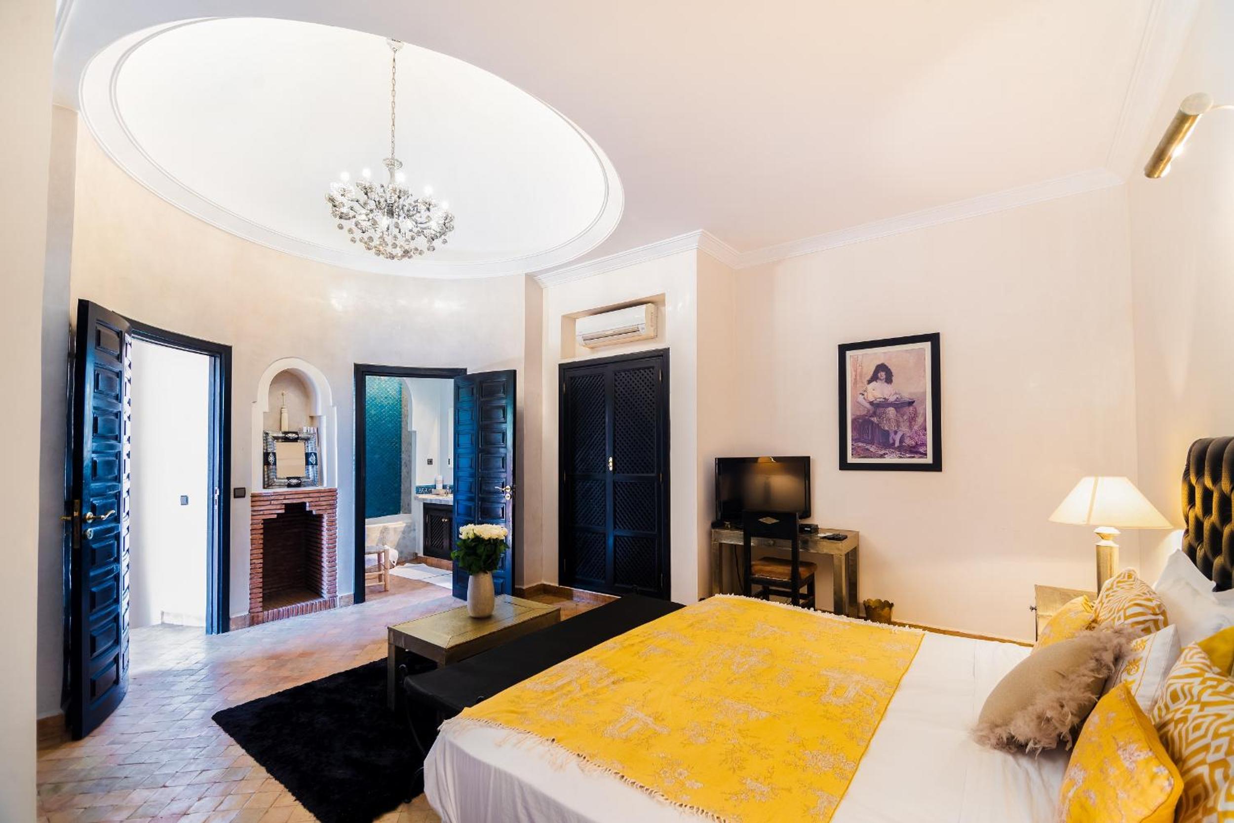 Four-Bedroom Villa with Private Pool - Photo 6