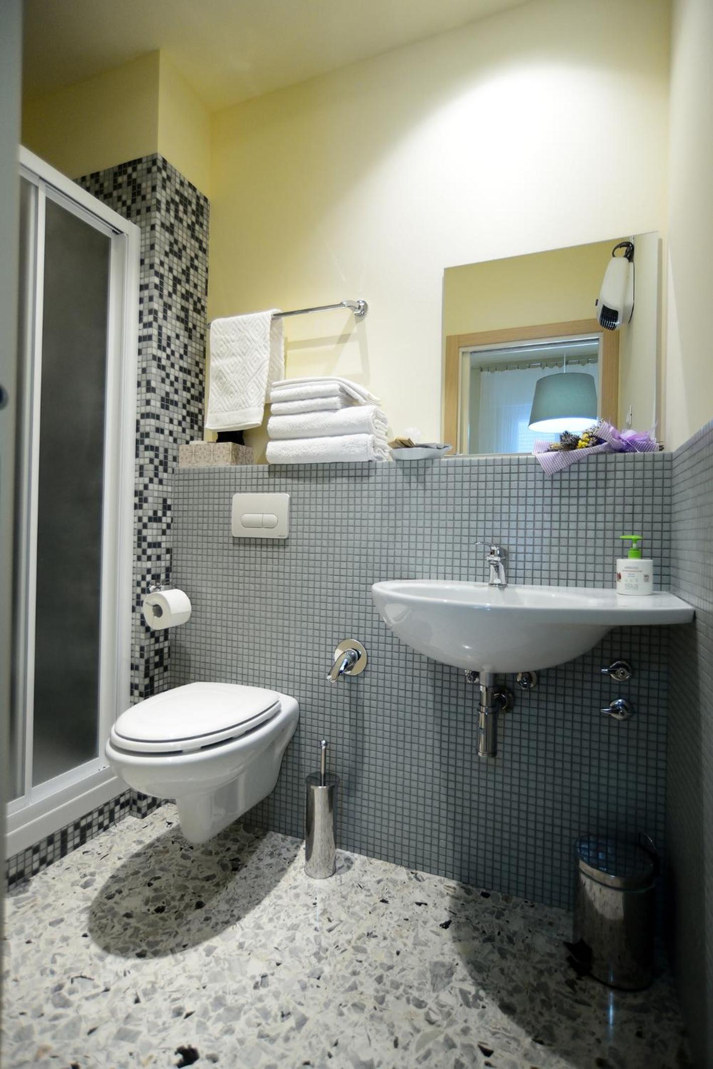 Large Double Room photo 3