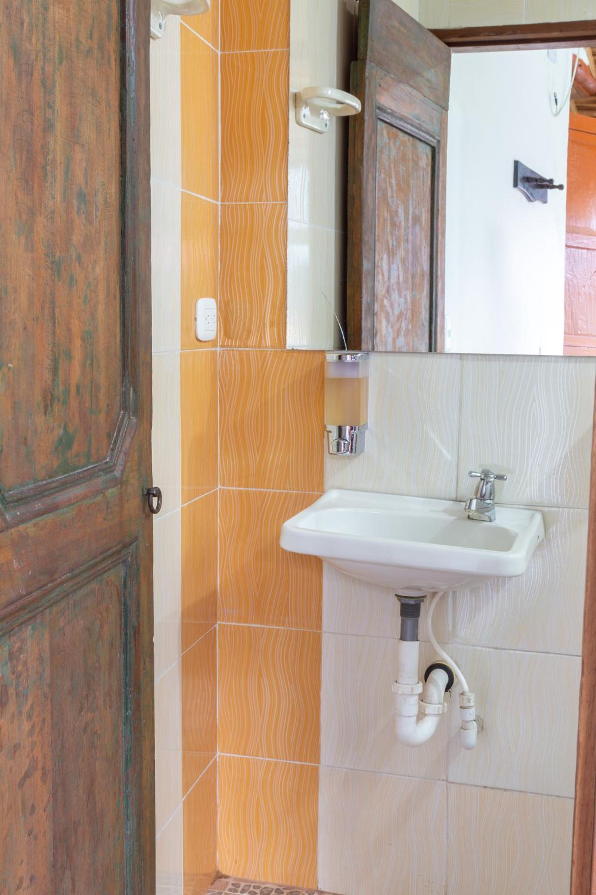 Double Room with Private Bathroom photo 3