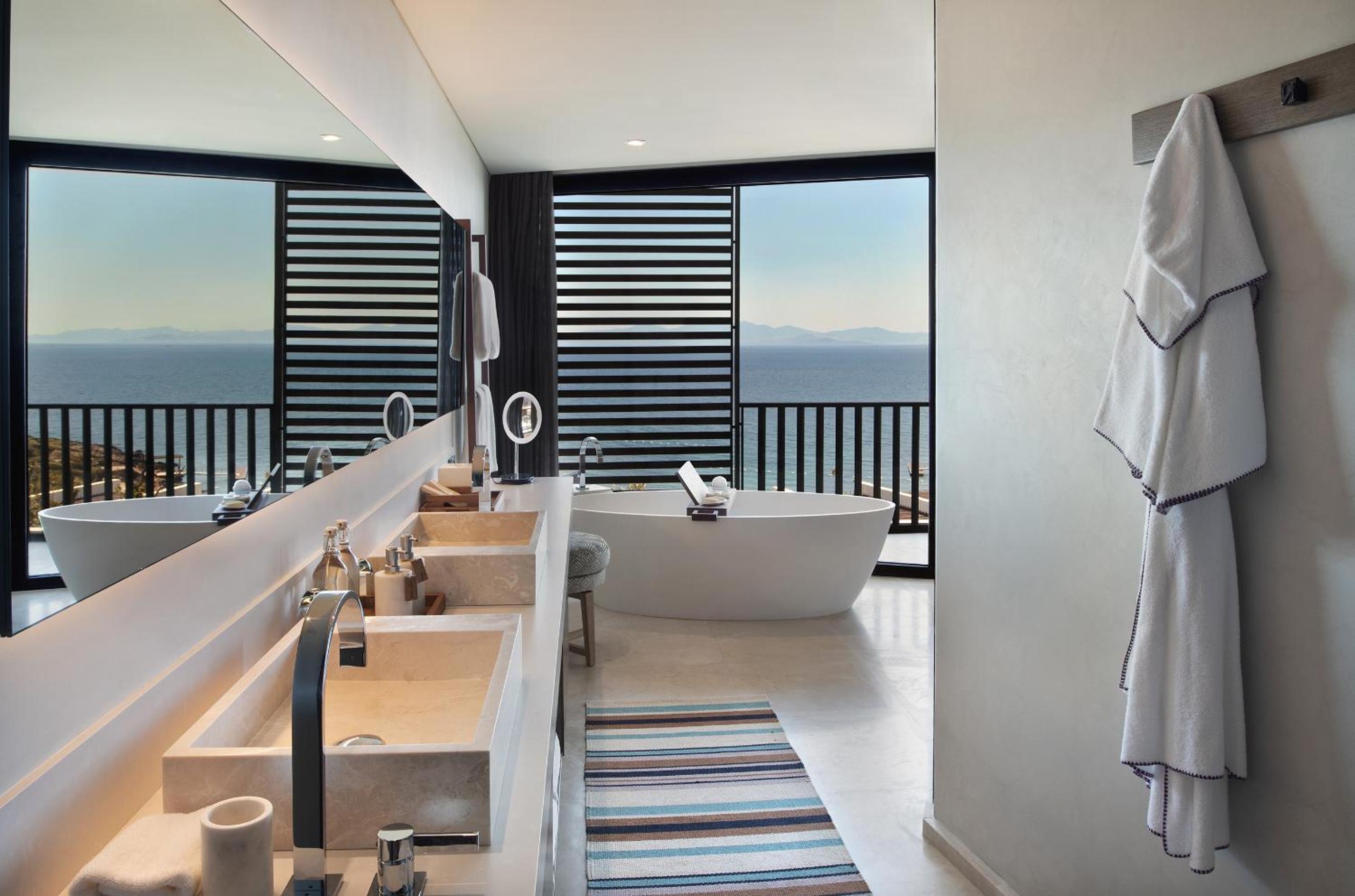 Master Suite with Pool Sea View photo 2