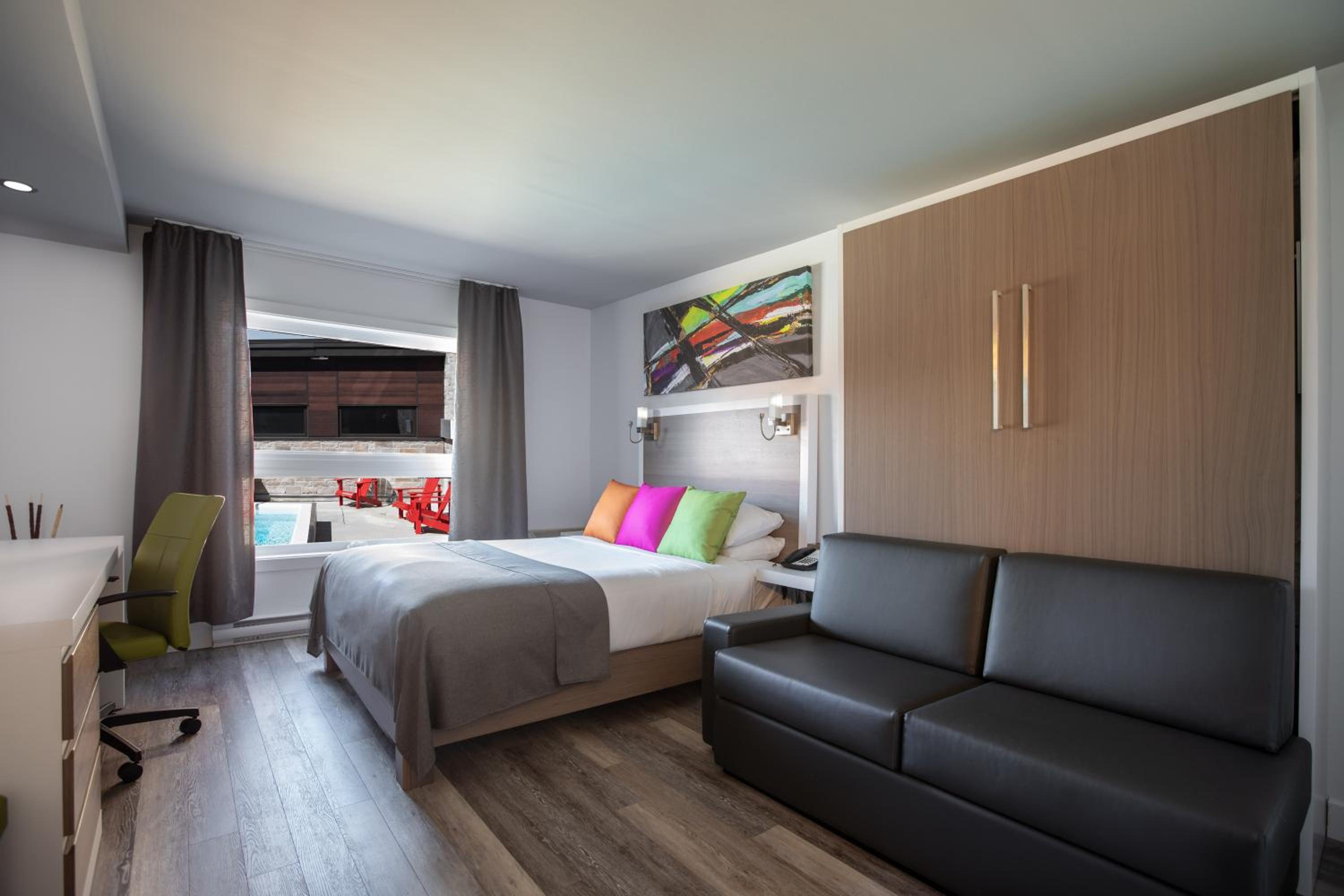 Deluxe King Room