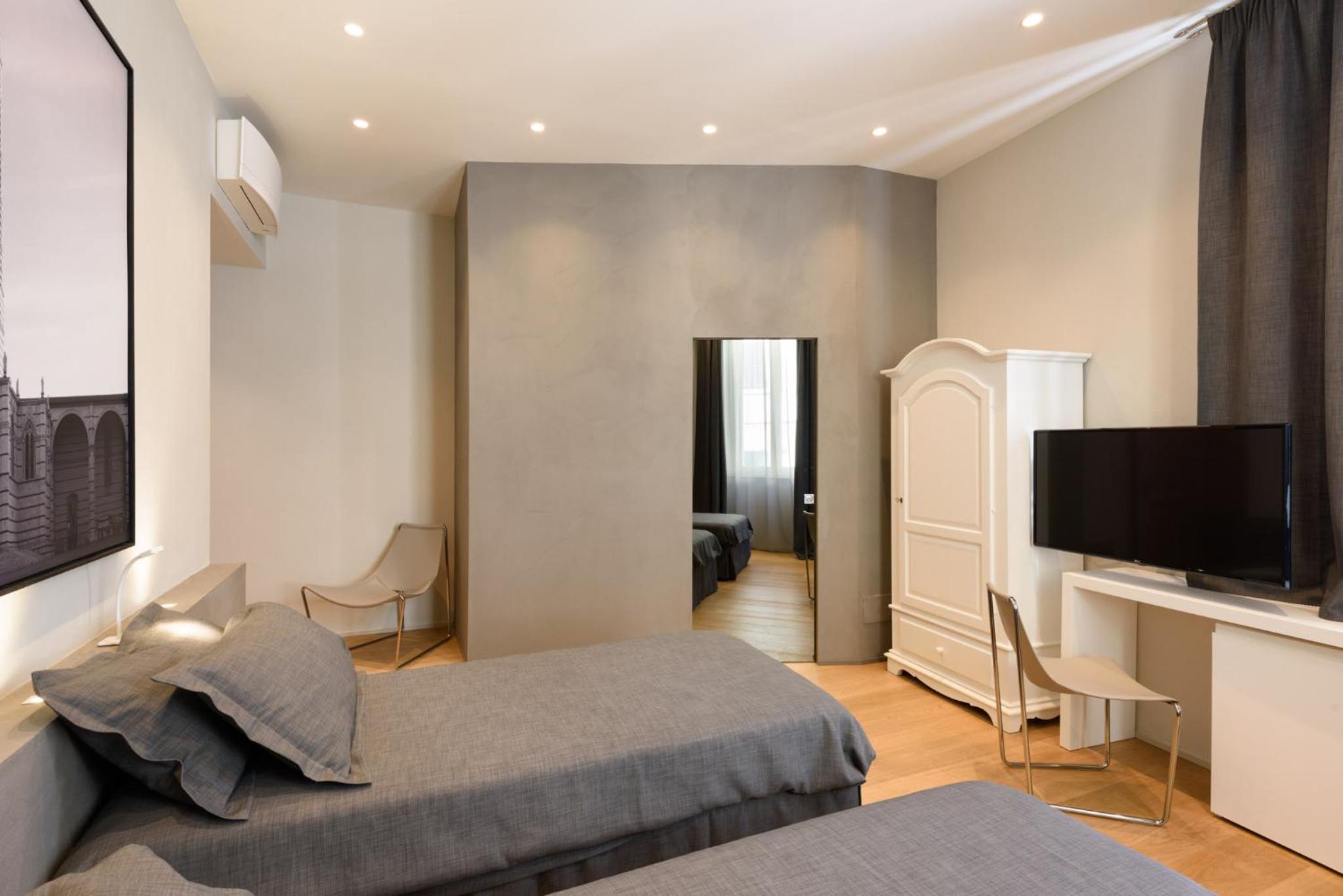 Suite with City View photo 2