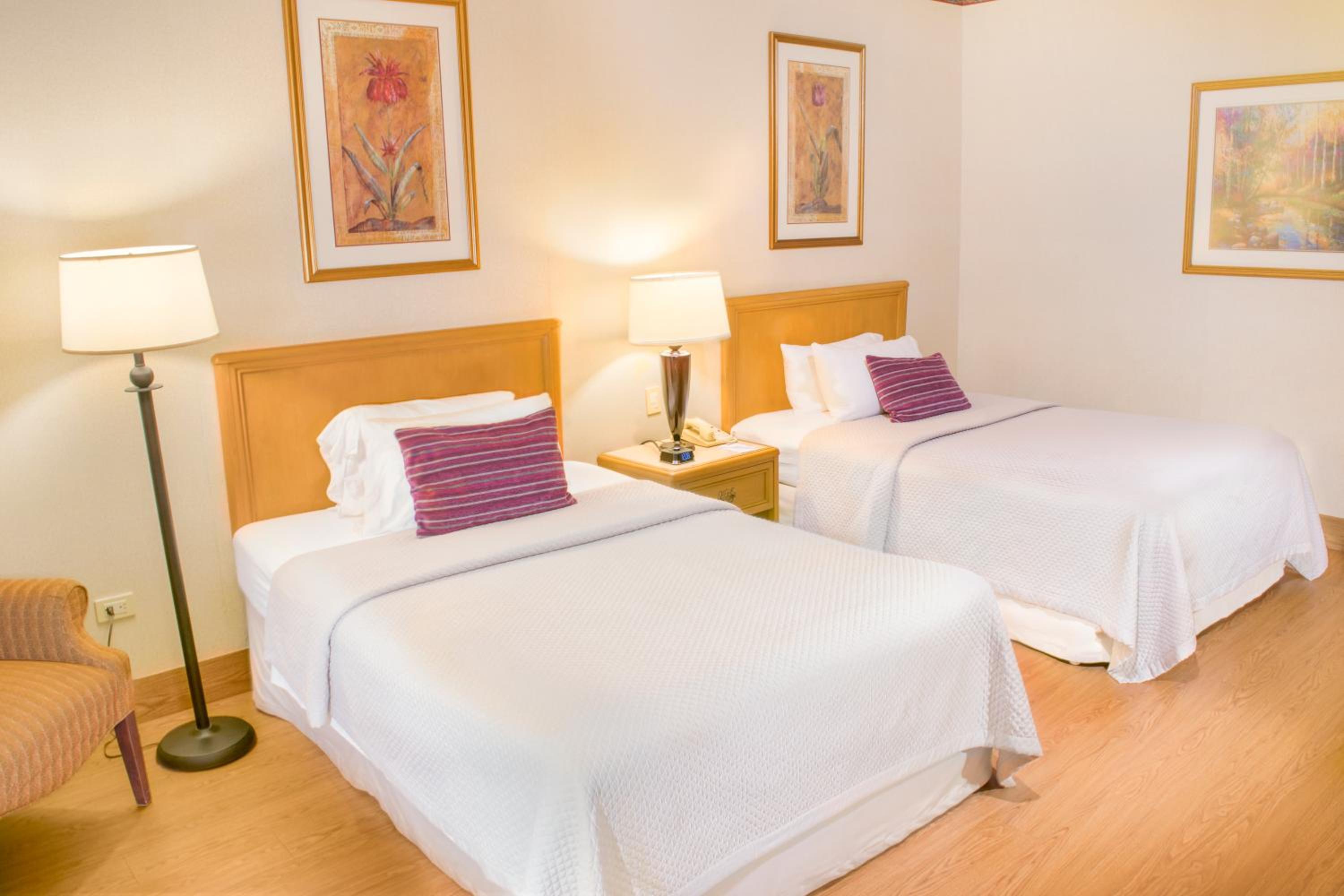 Double Room with Two Double Beds - Non-Smoking - Photo 1