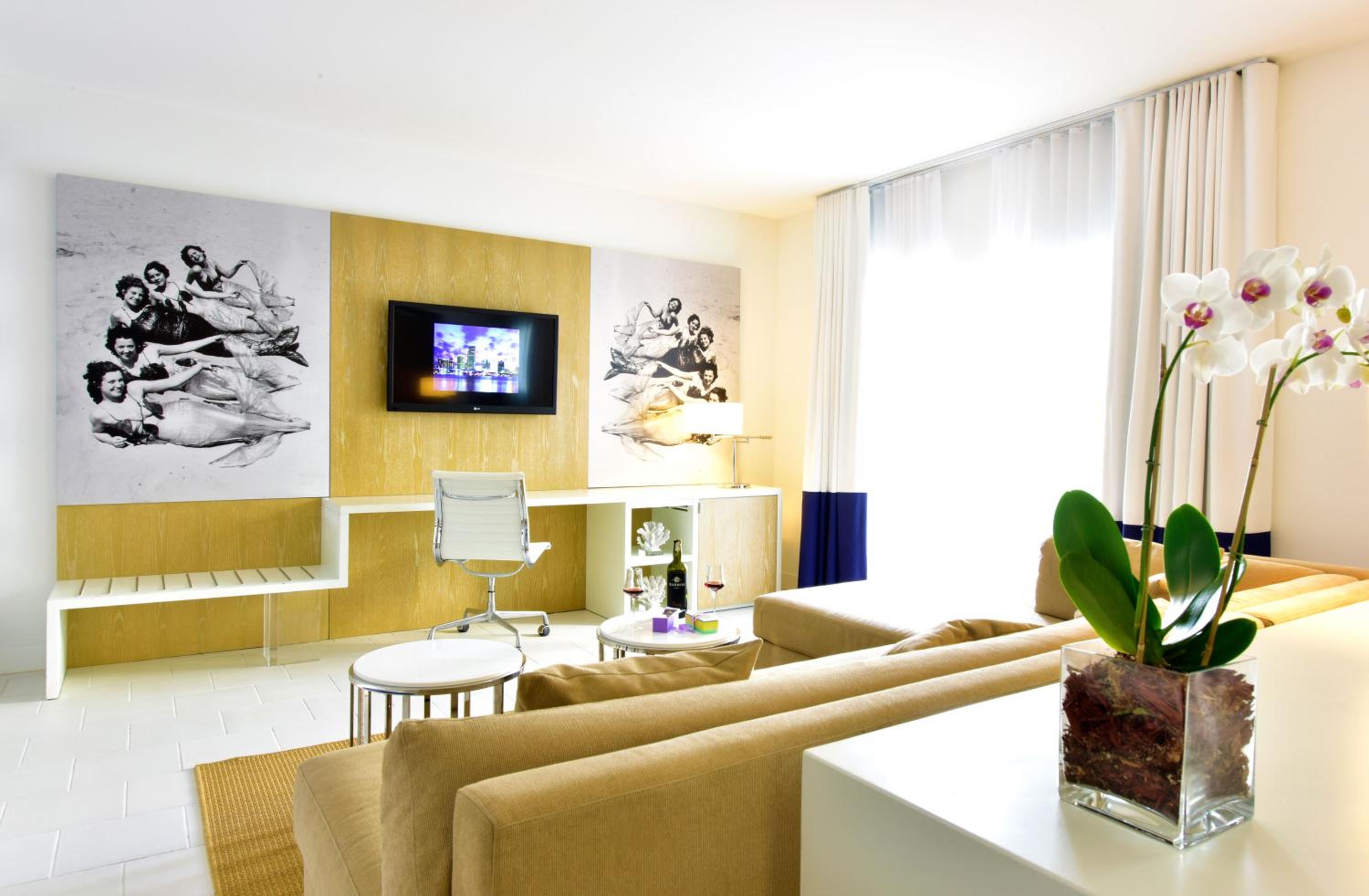 One-Bedroom Suite Pool View - Photo 3