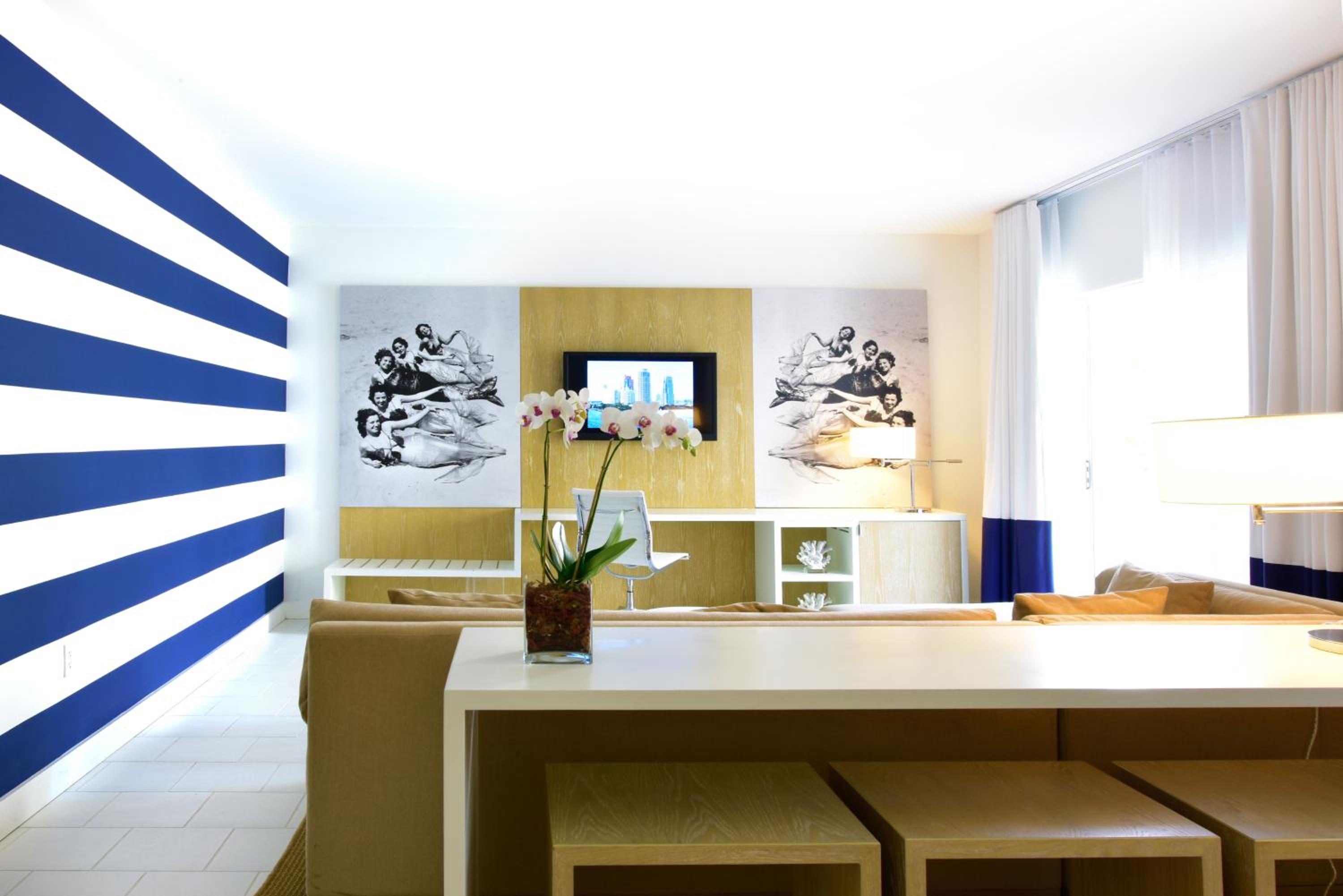 One-Bedroom Suite Pool View - Photo 5