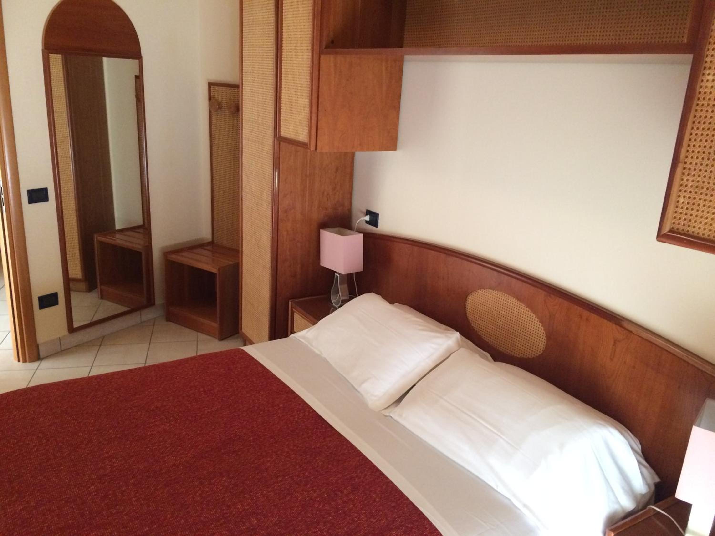 Family Apartment (4 Adults + 2 Children)
