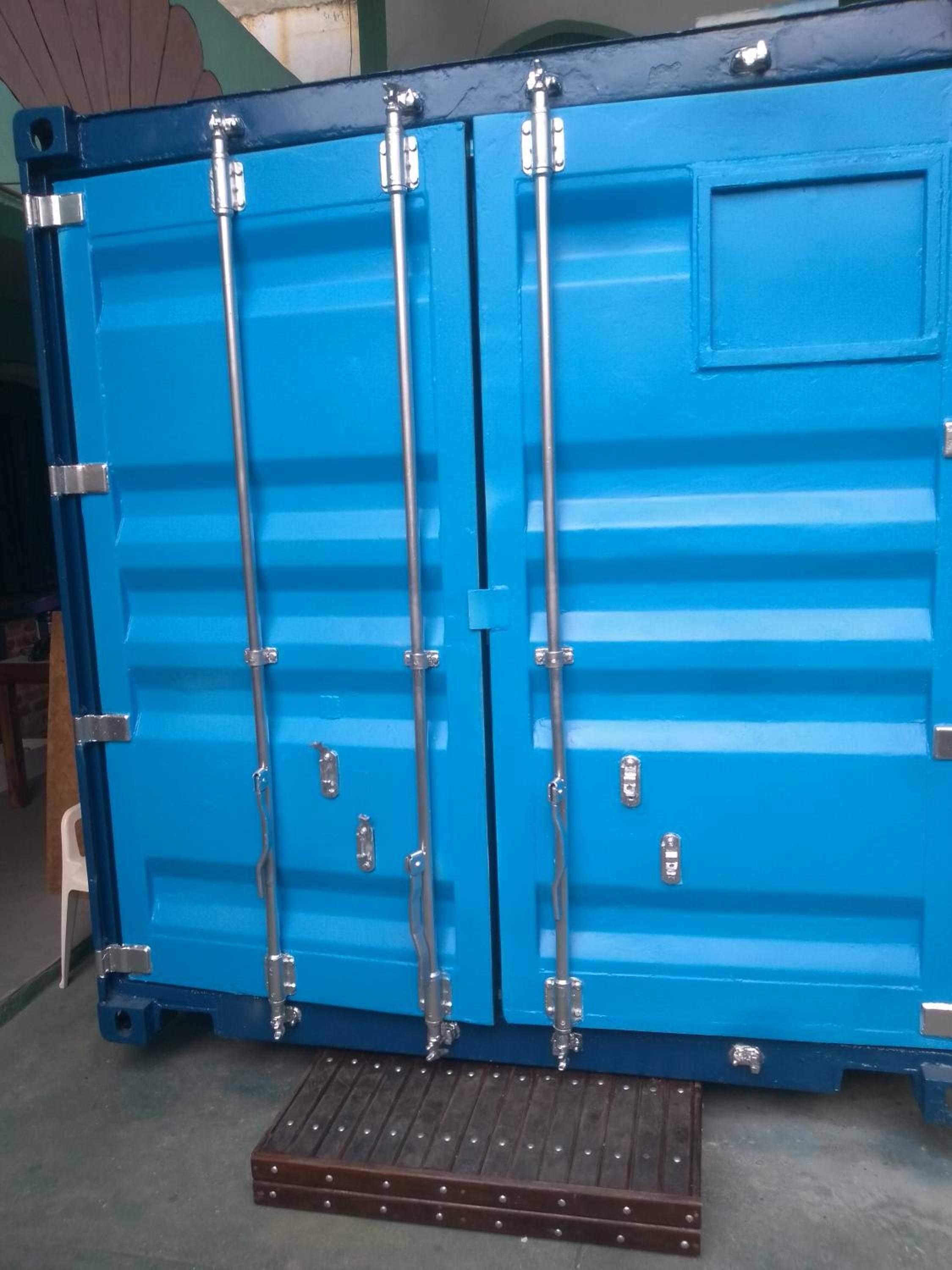Studio in a Sea Container - Photo 12