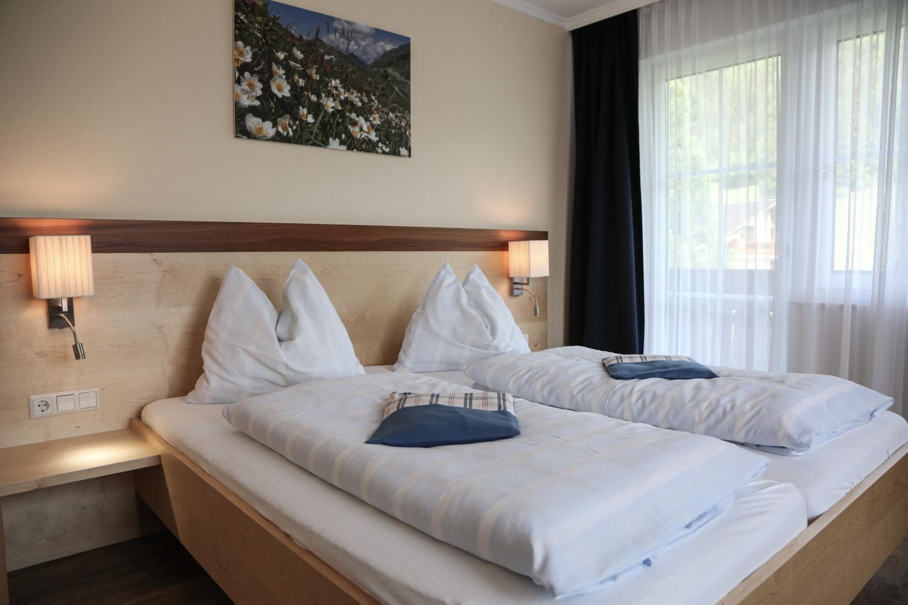 One-Bedroom Apartment with Balcony photo 1