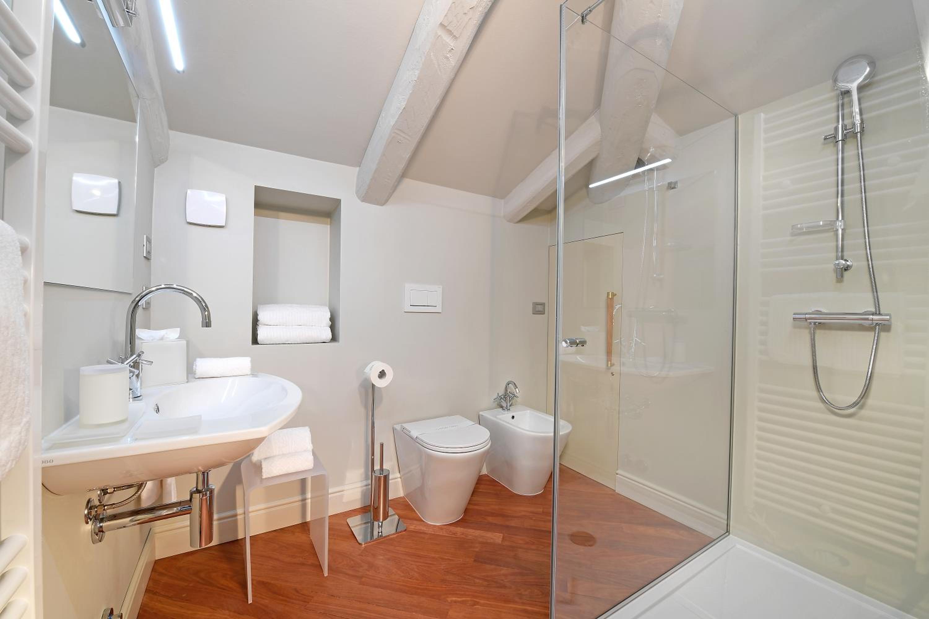 Standard Double or Twin Room photo 2