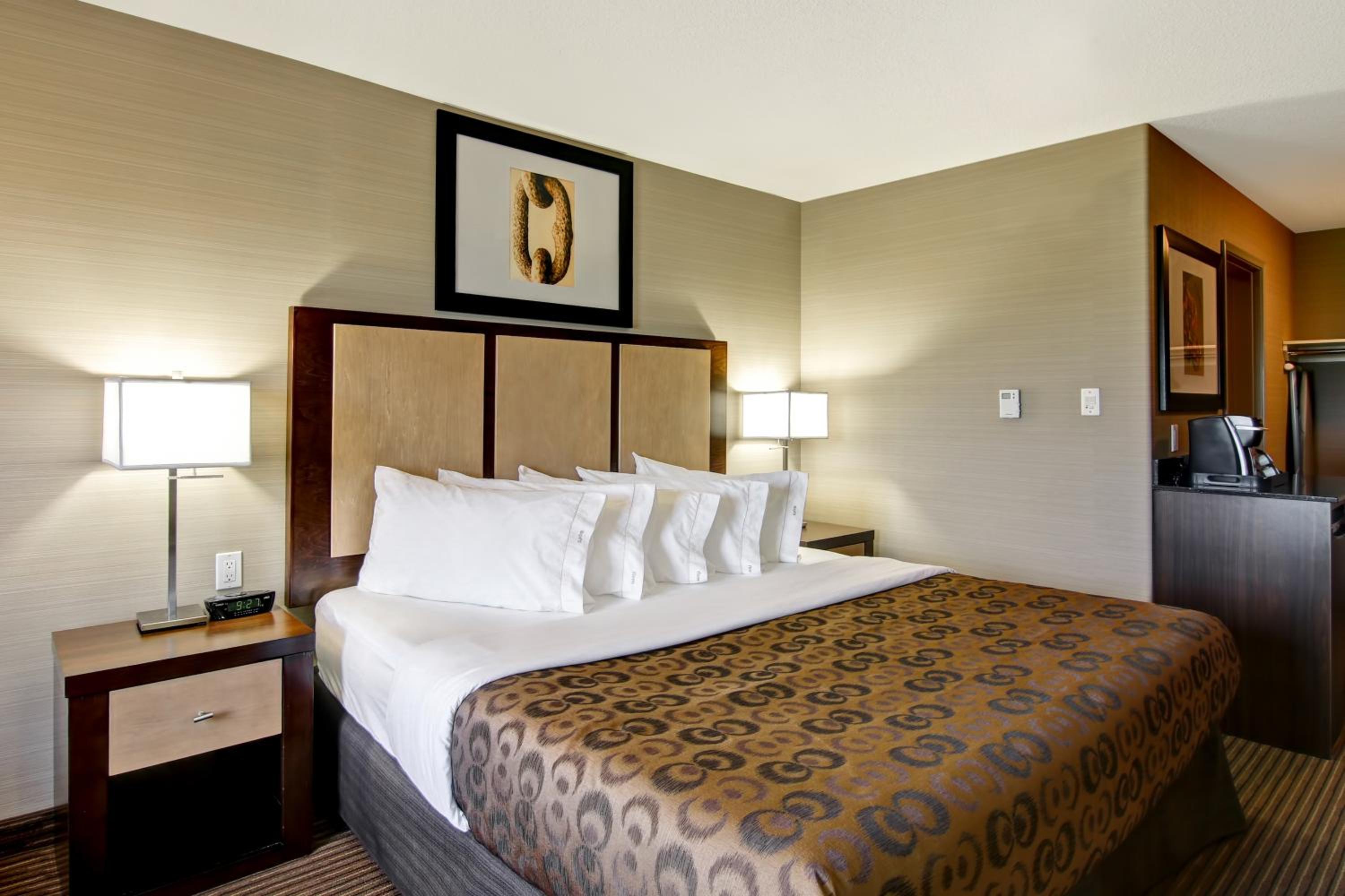 Standard King Room photo 2