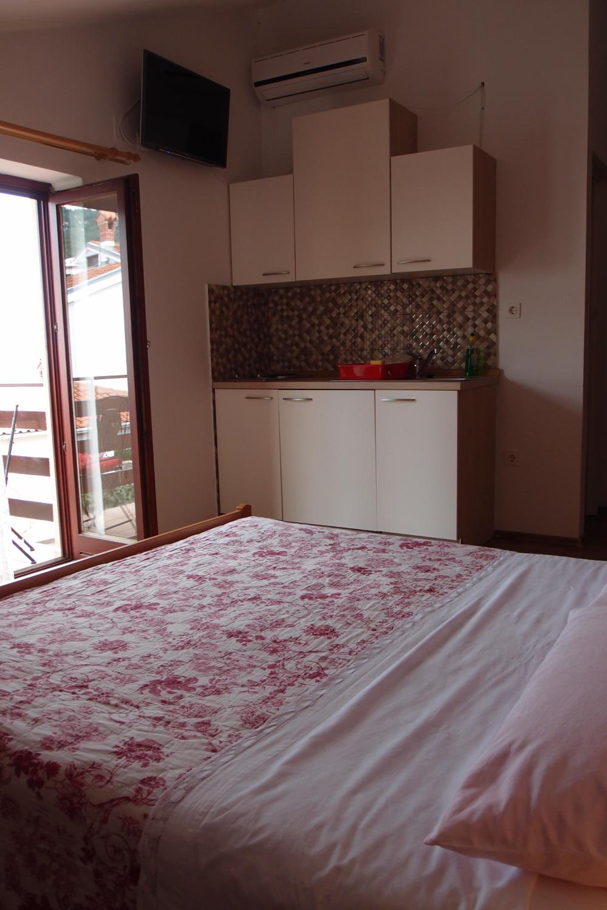 Studio with Balcony photo 1