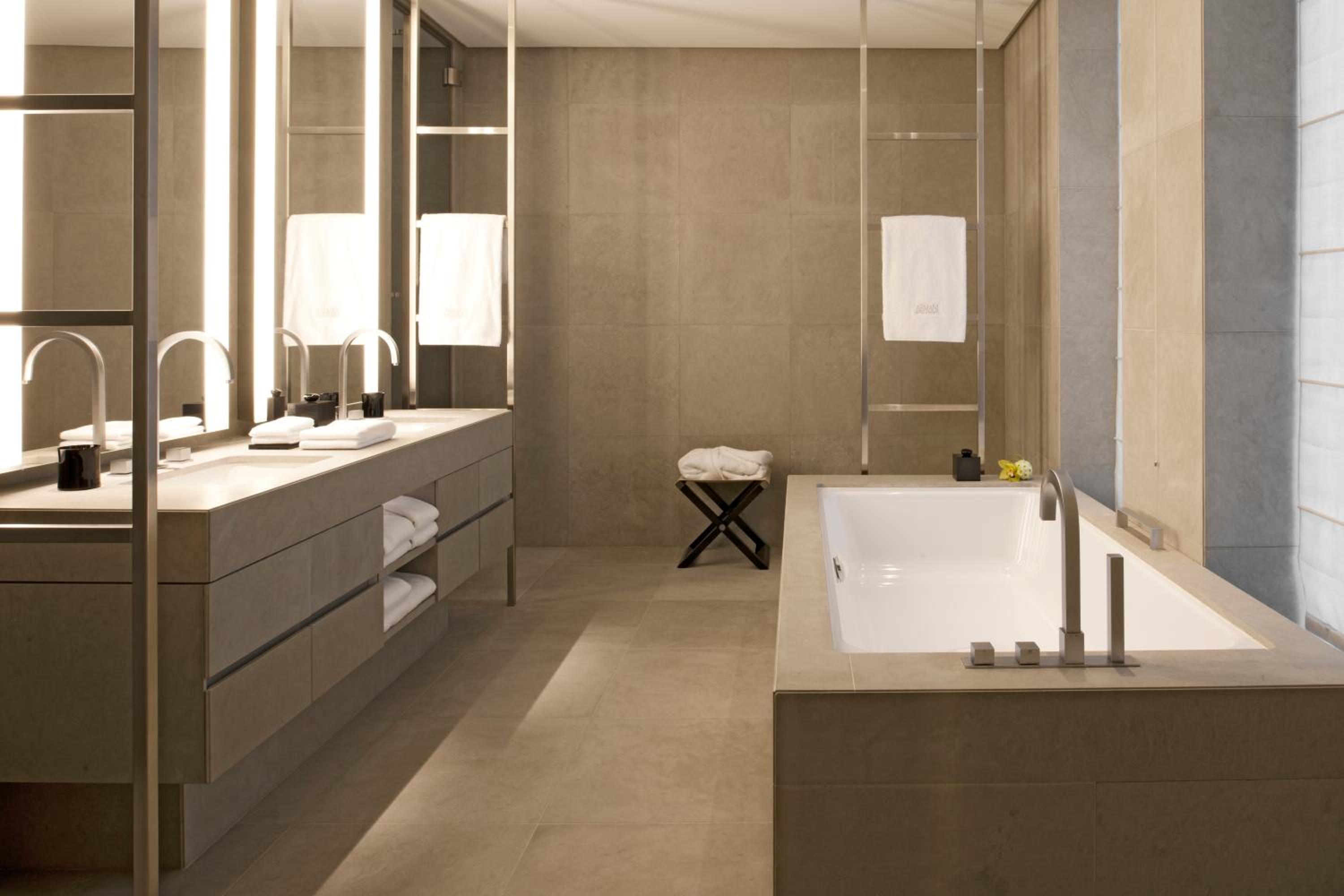 Armani Junior Suite (Non Smoking)