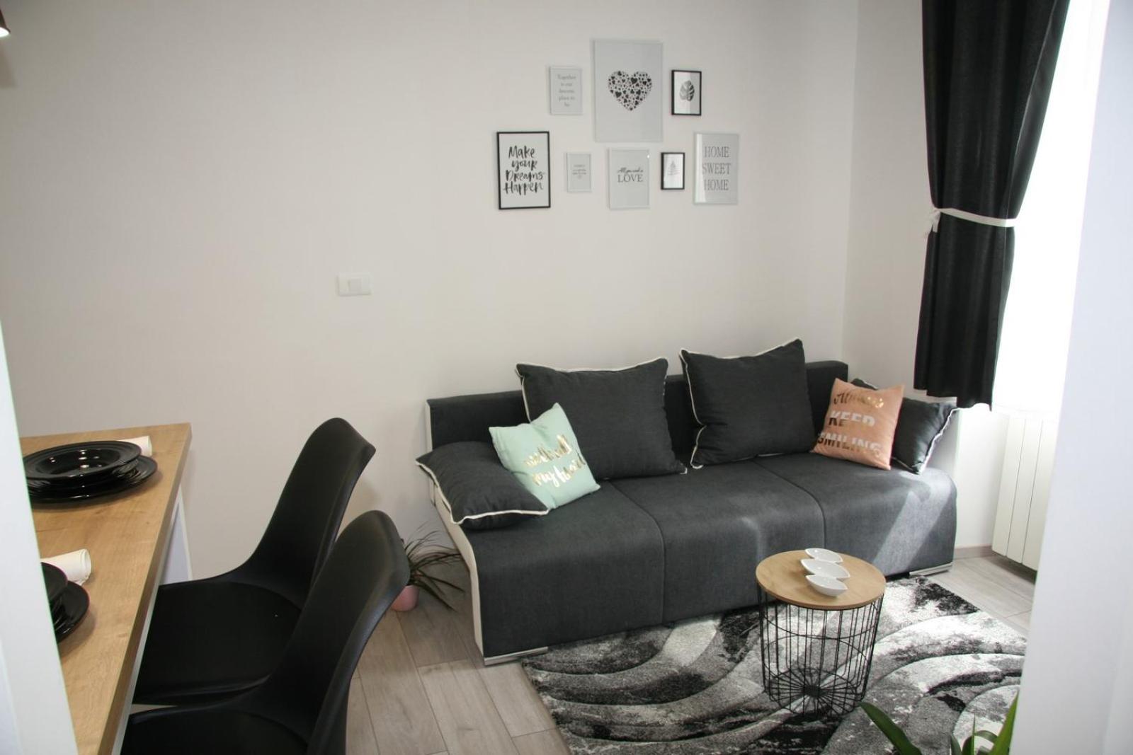 One-Bedroom Apartment - Photo 39