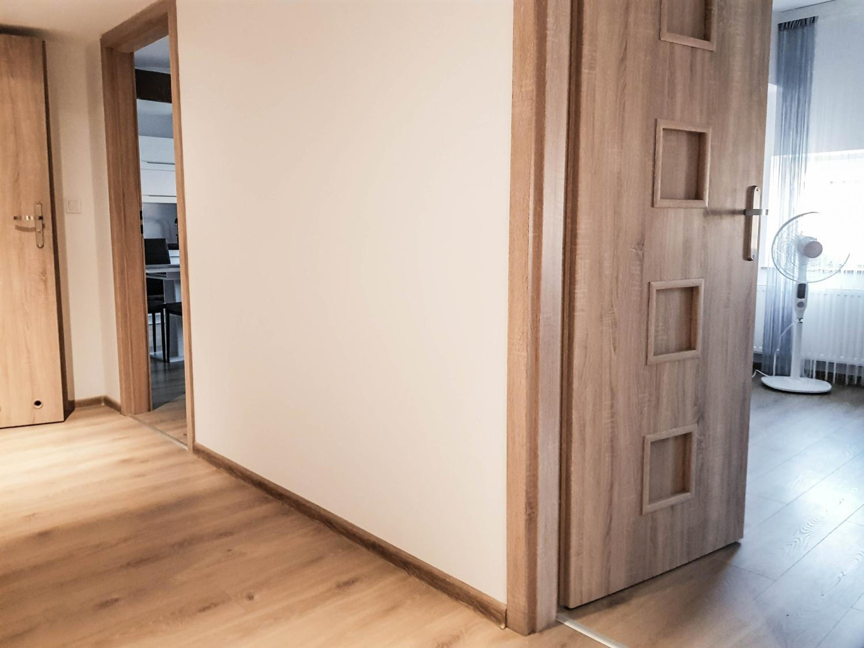 Small One Bedroom Apartment  - Photo 47