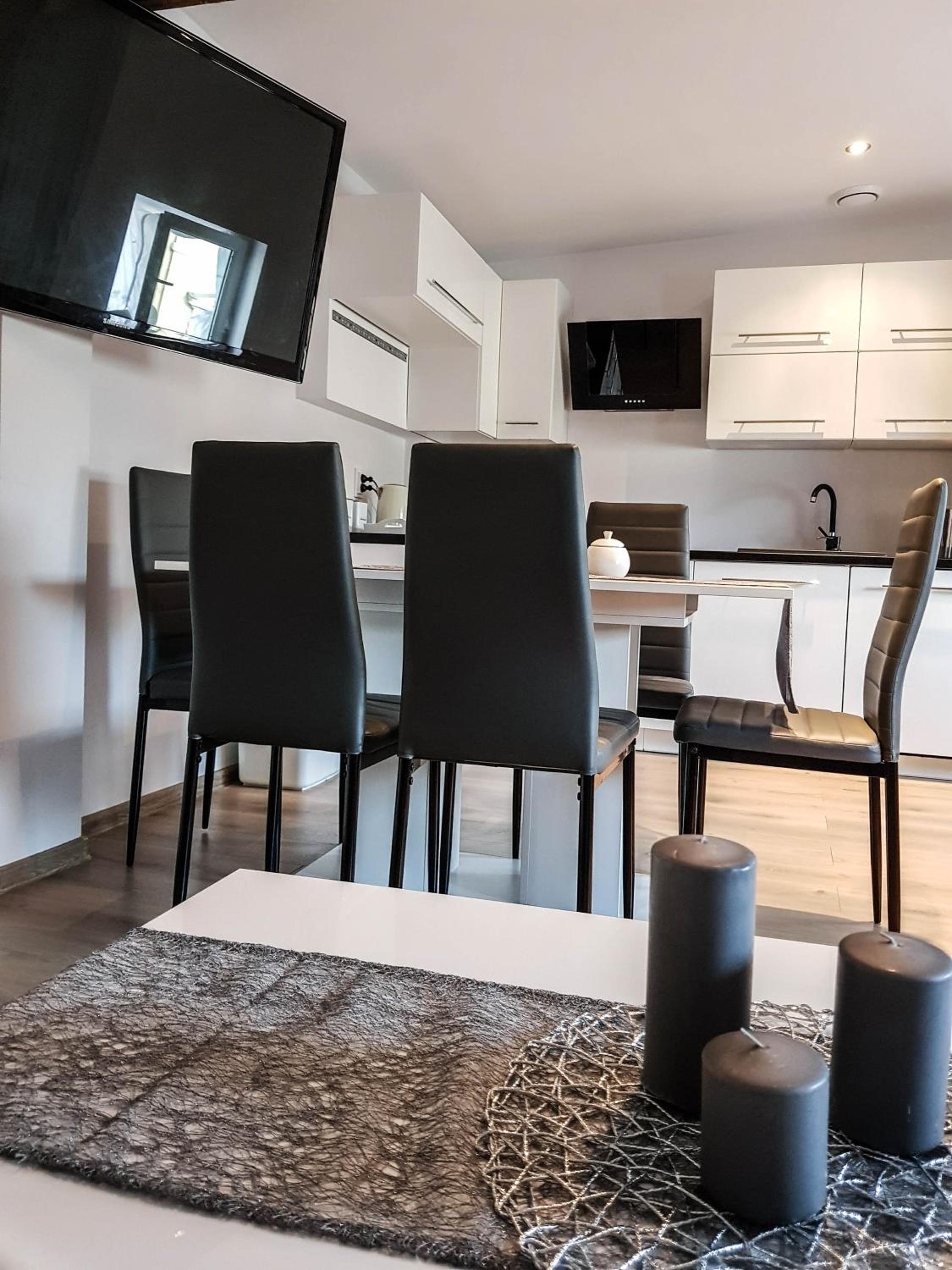 Small One Bedroom Apartment  - Photo 34