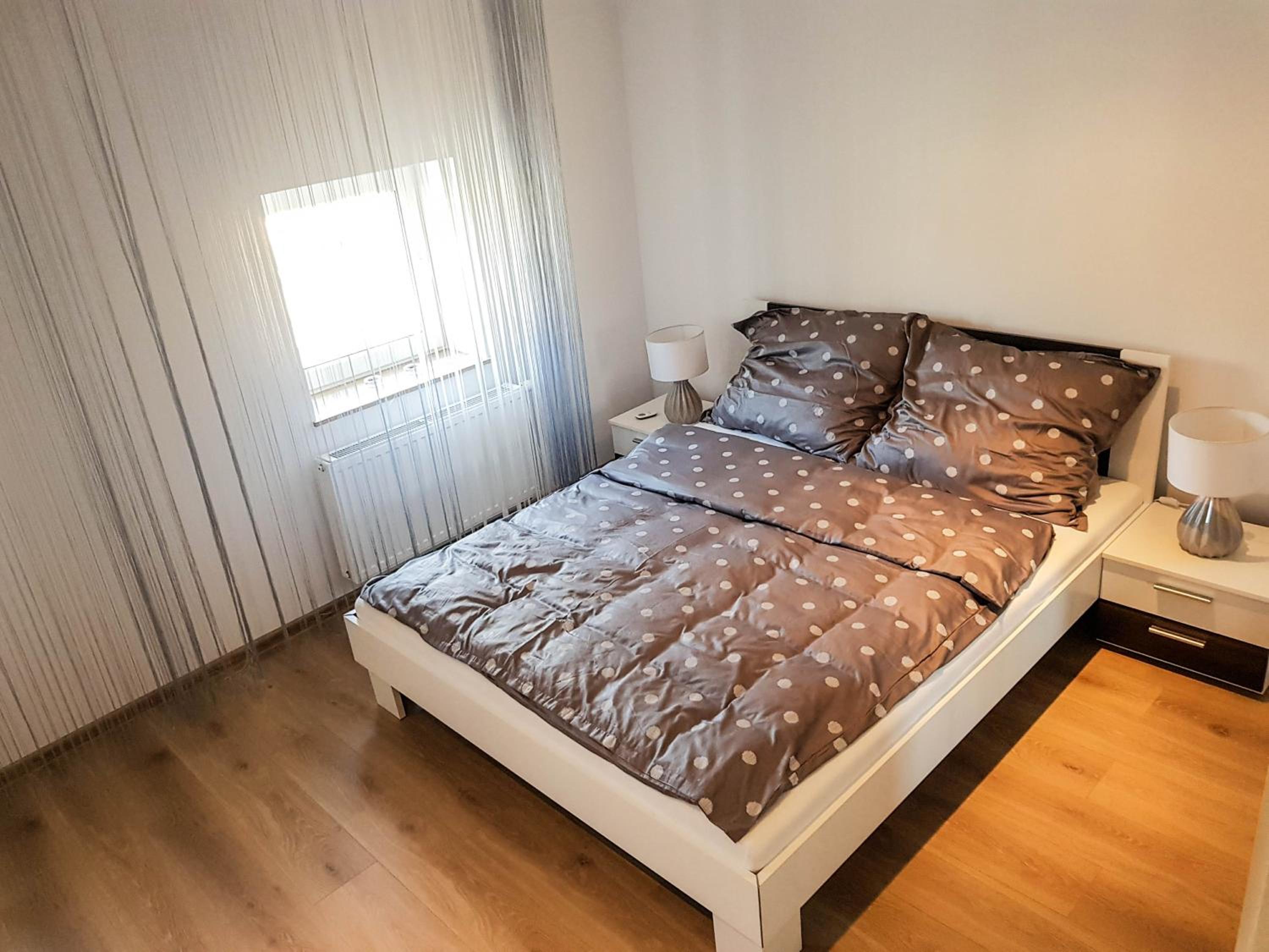 Small One Bedroom Apartment  - Photo 45