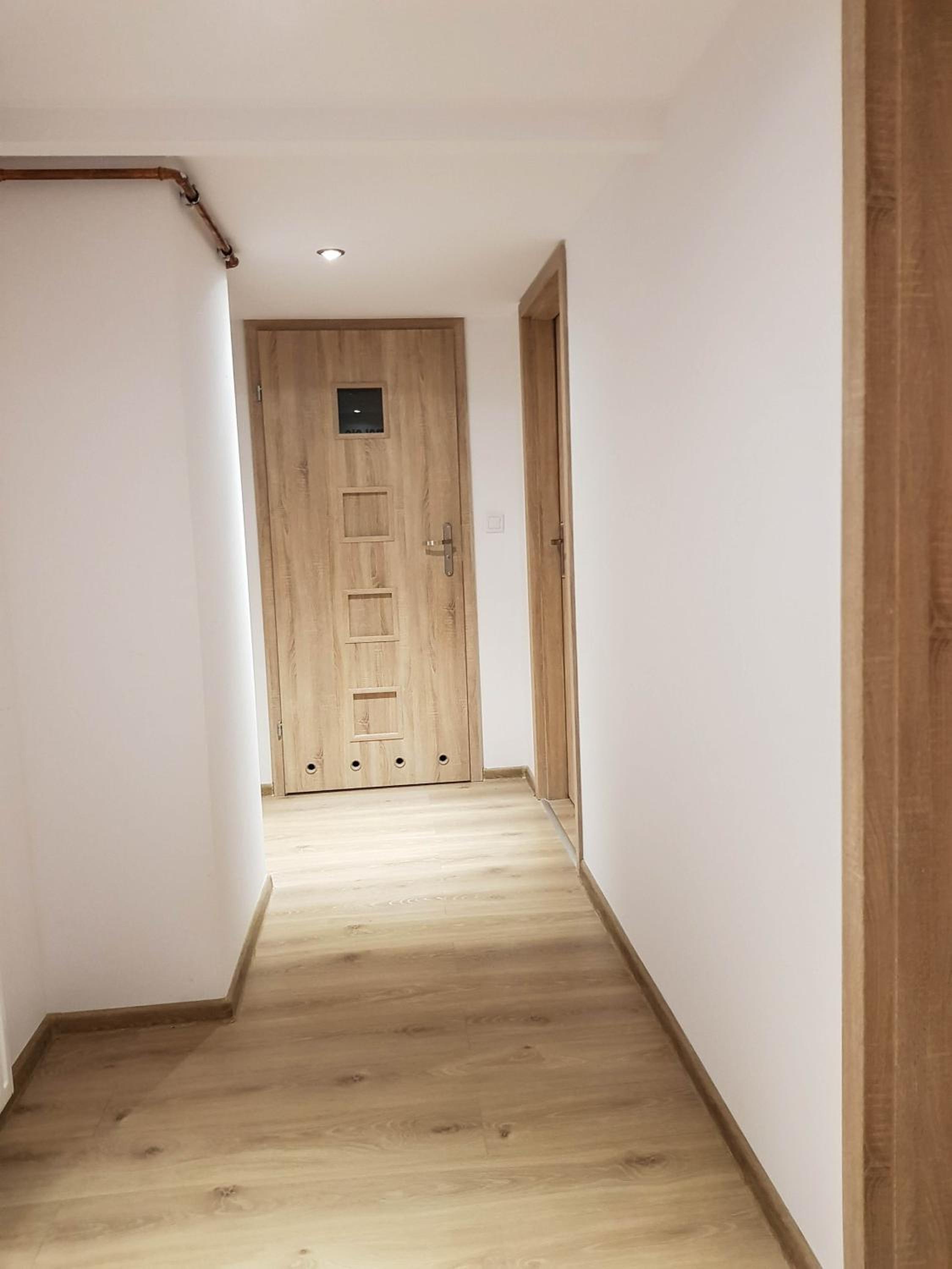 Small One Bedroom Apartment  - Photo 14