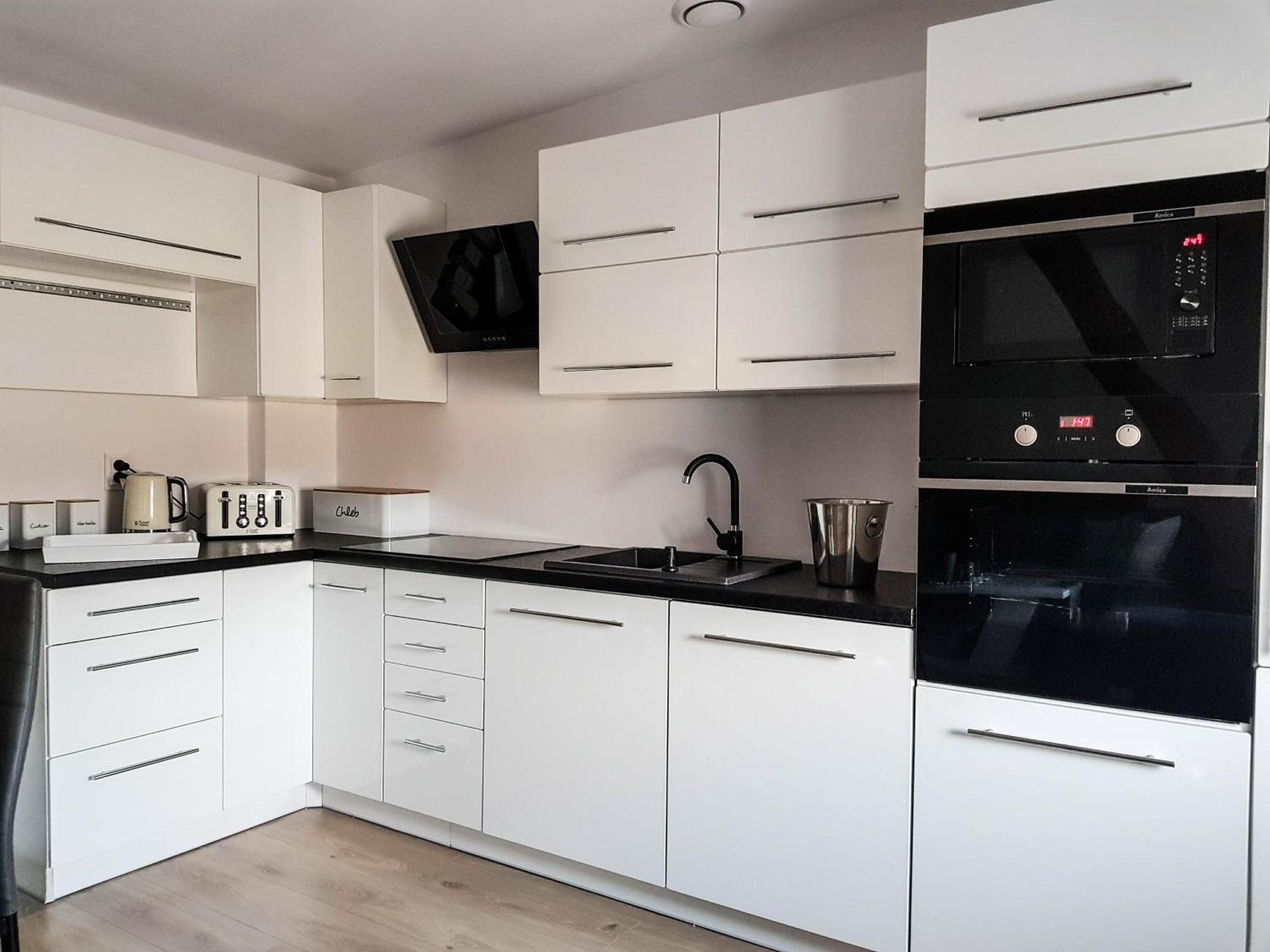 Small One Bedroom Apartment  - Photo 15