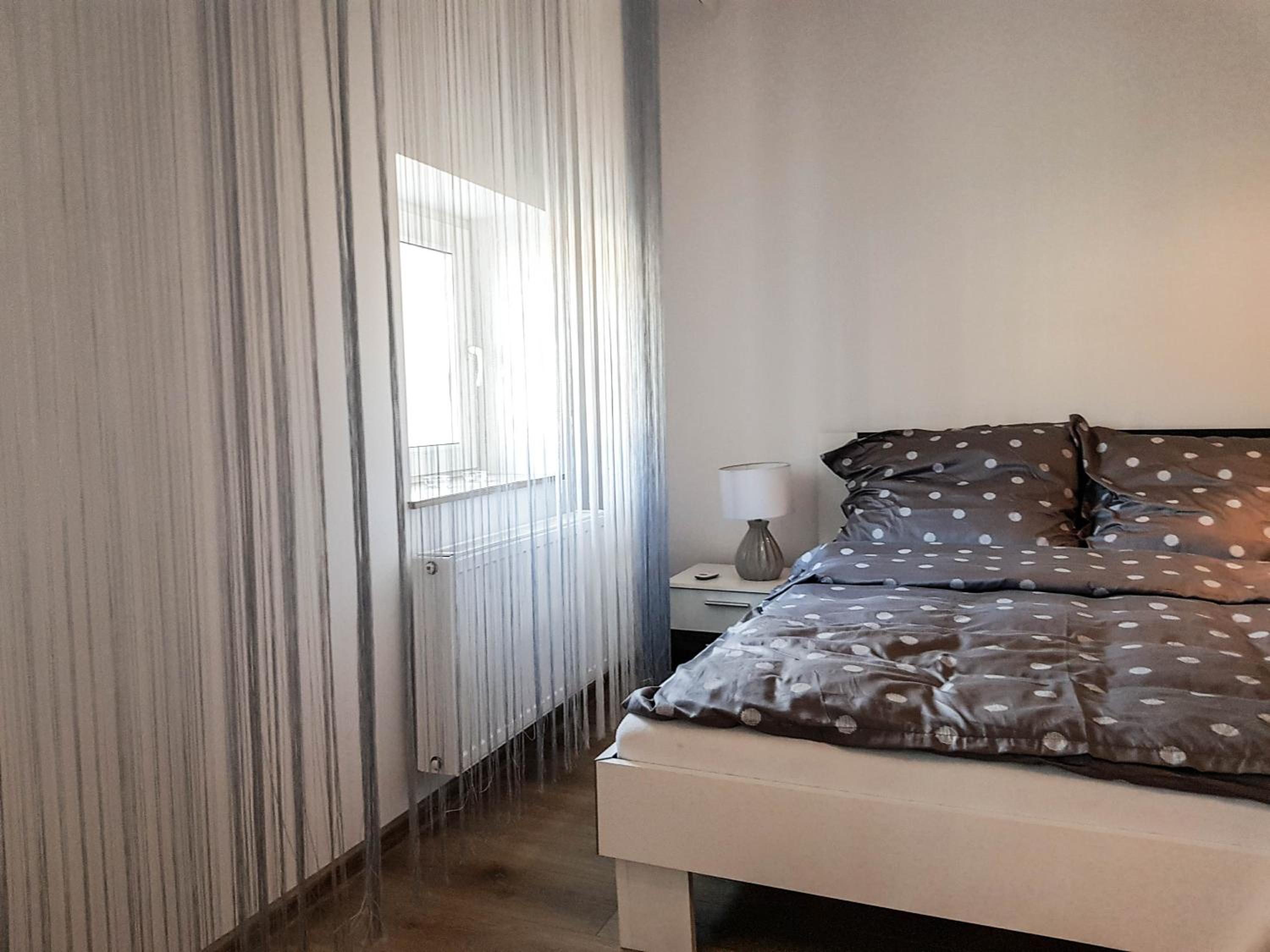 Small One Bedroom Apartment  - Photo 18