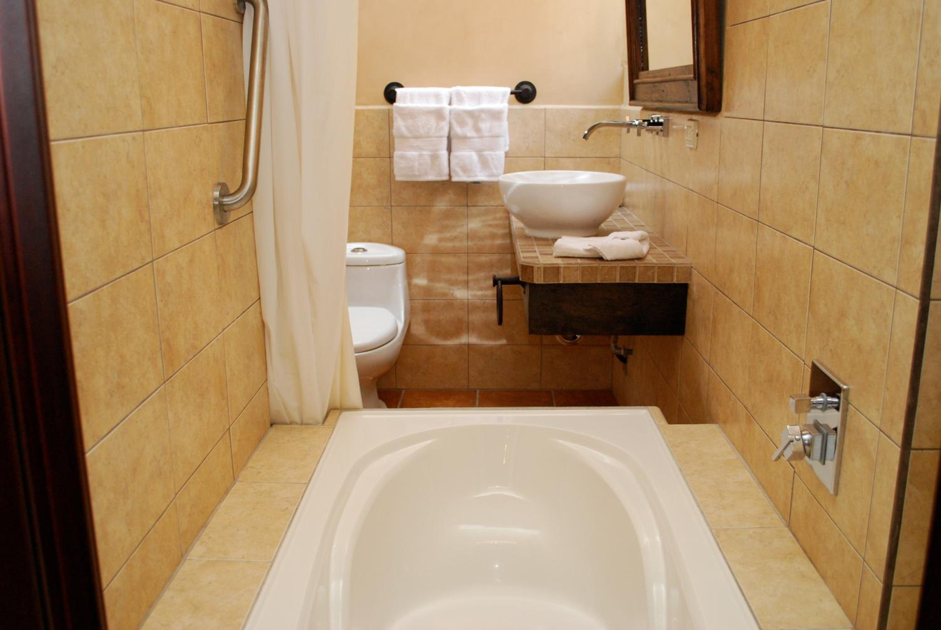 Suite (4 Adults) photo 2