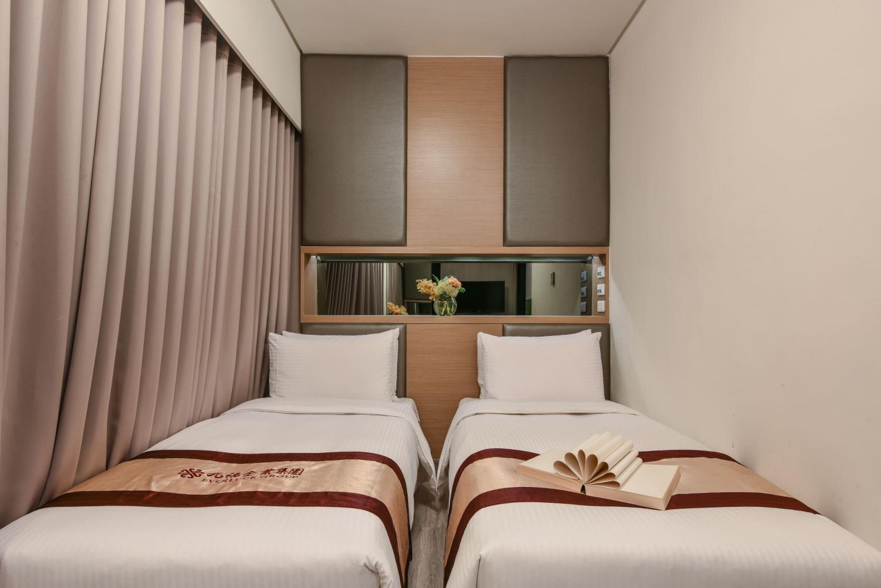 Standard Twin Room photo 2