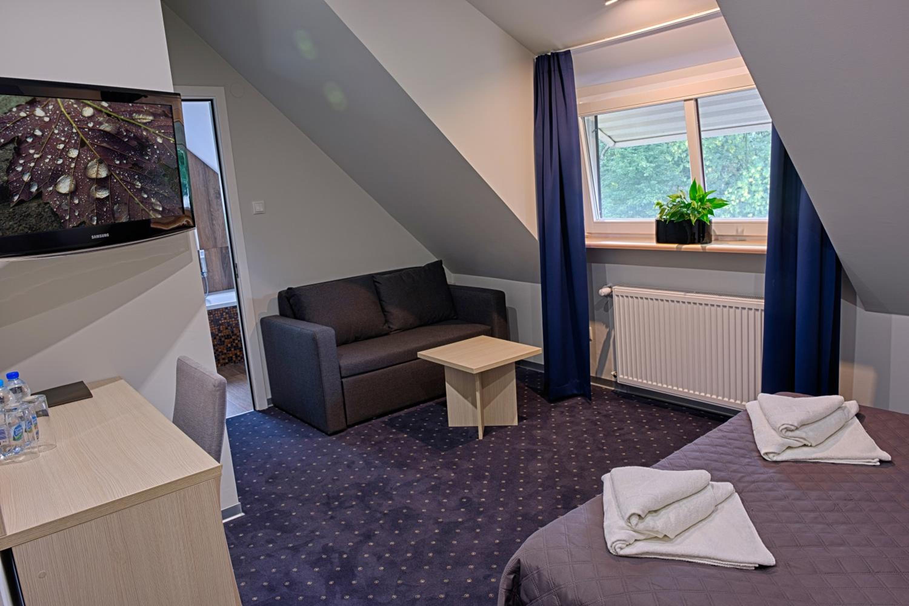 Double Room - Photo 5