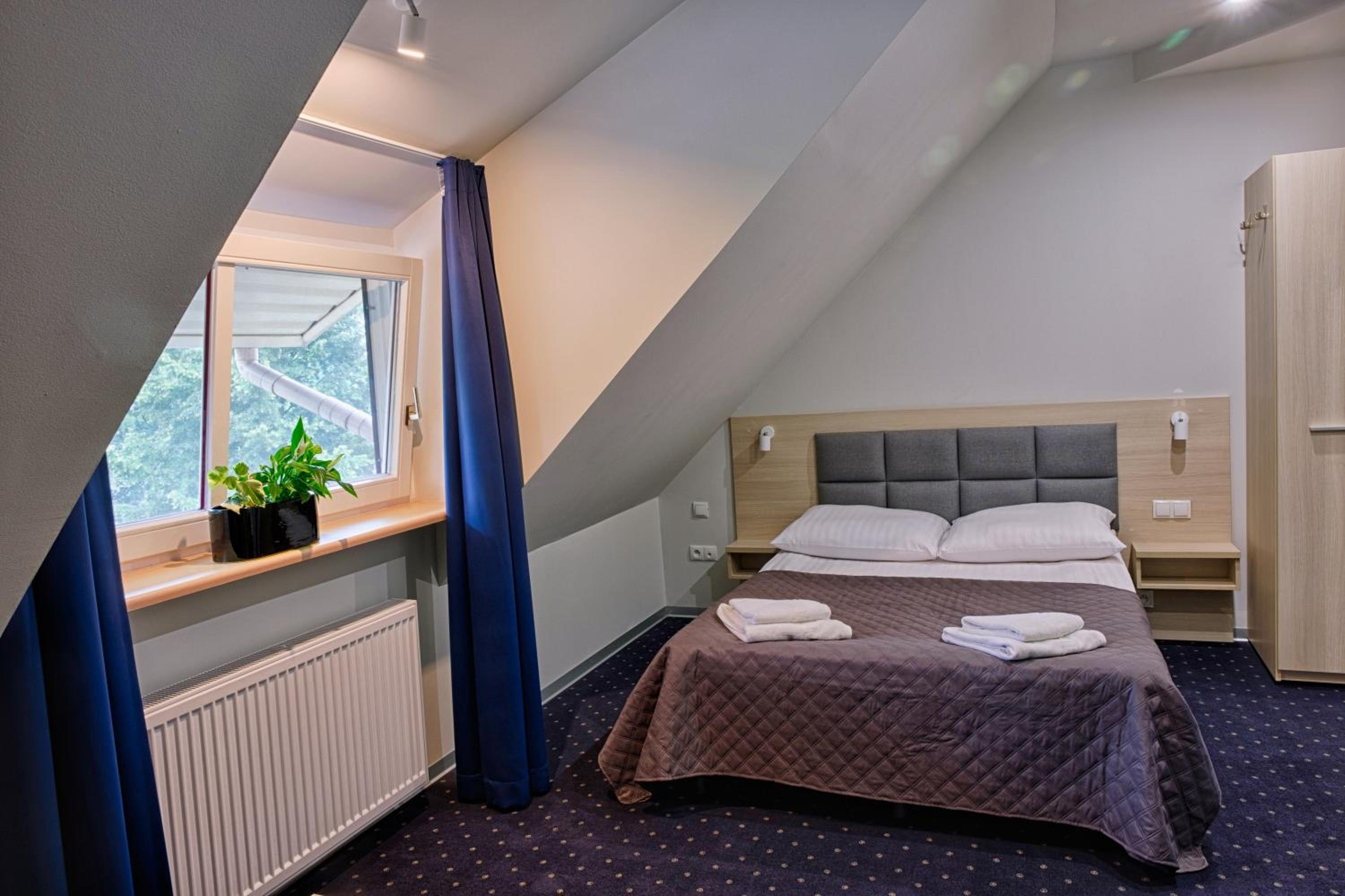 Double Room - Photo 6