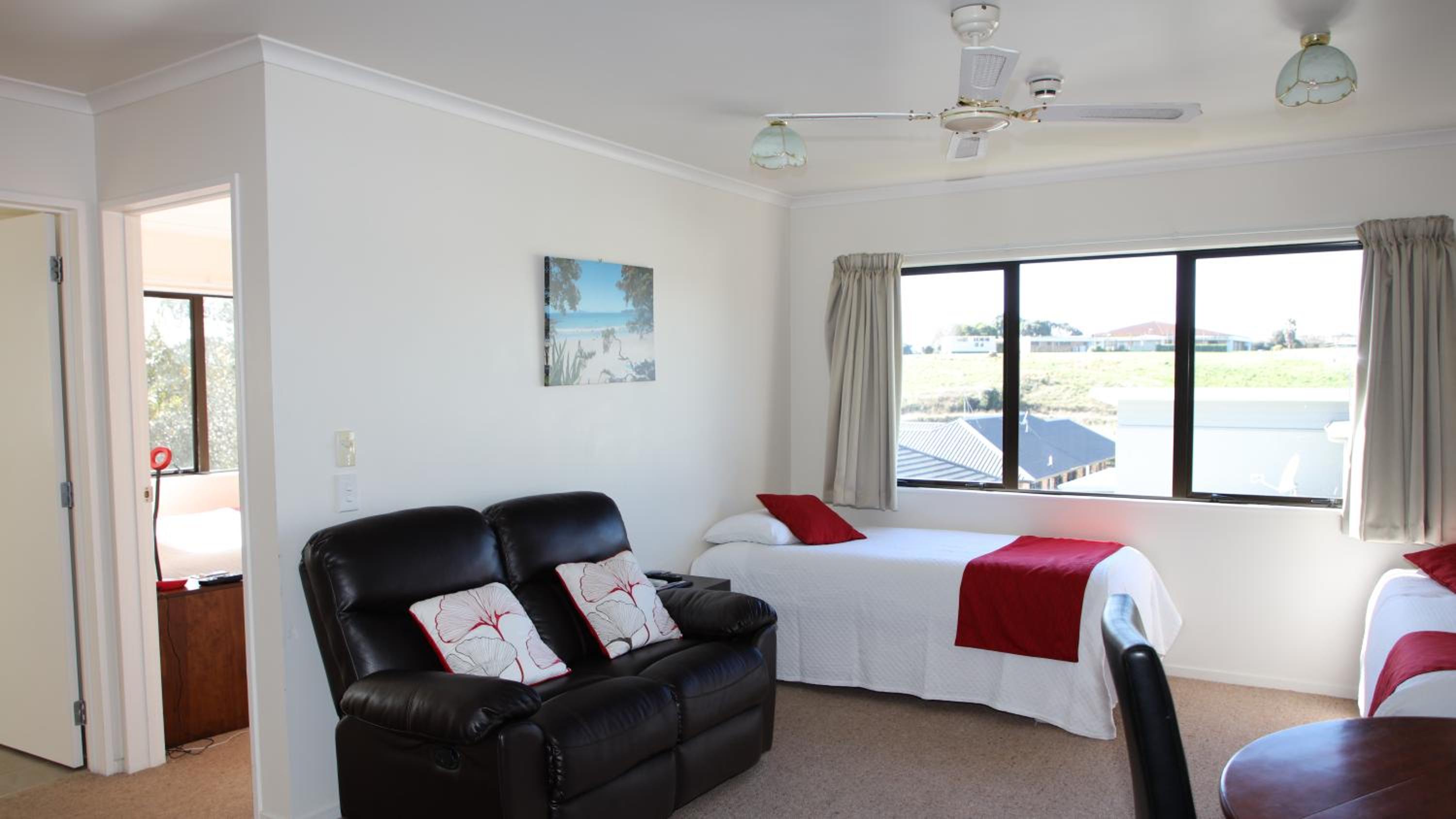 Premium One-Bedroom Apartment photo 1