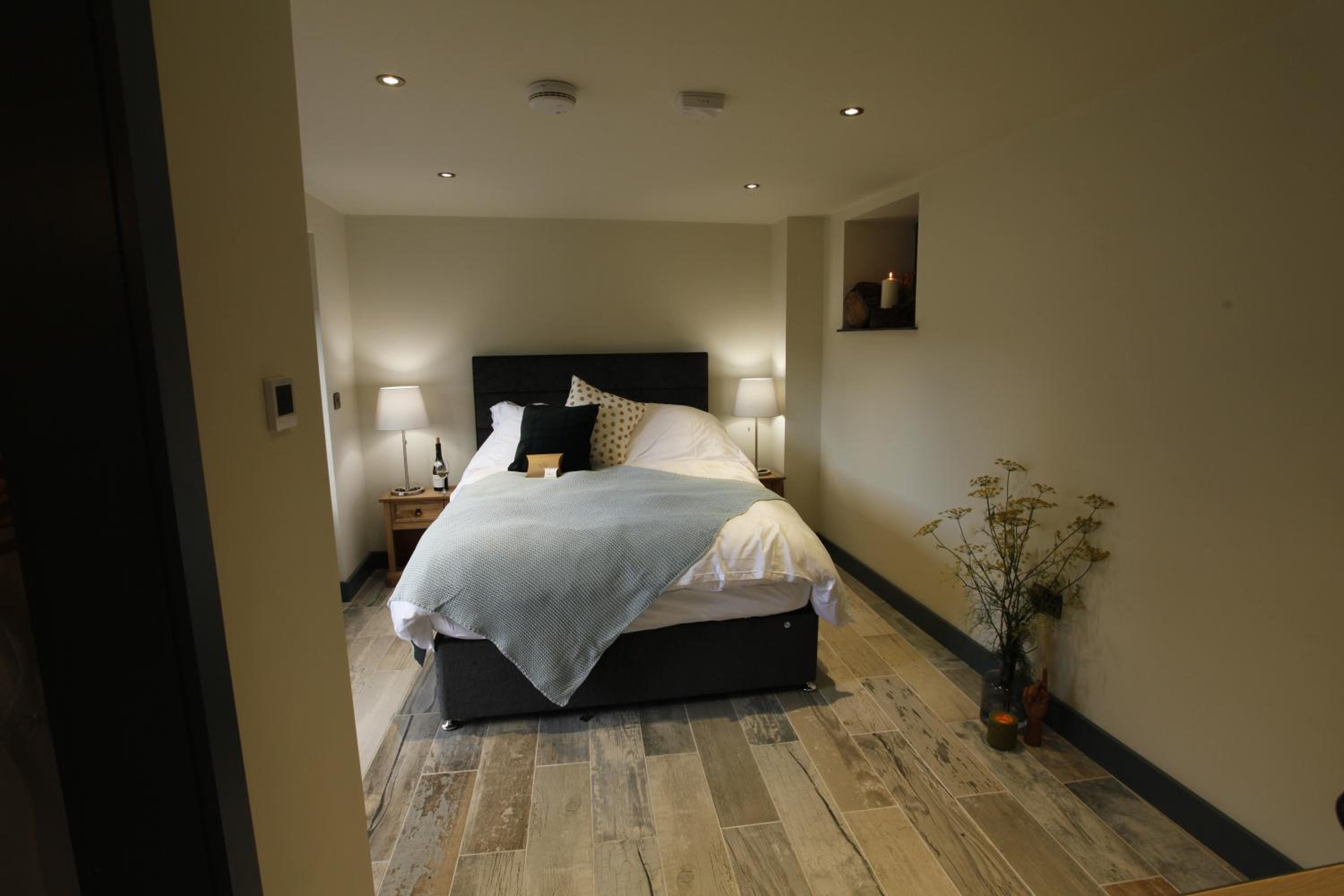 Apartment - Ground Floor - Photo 2