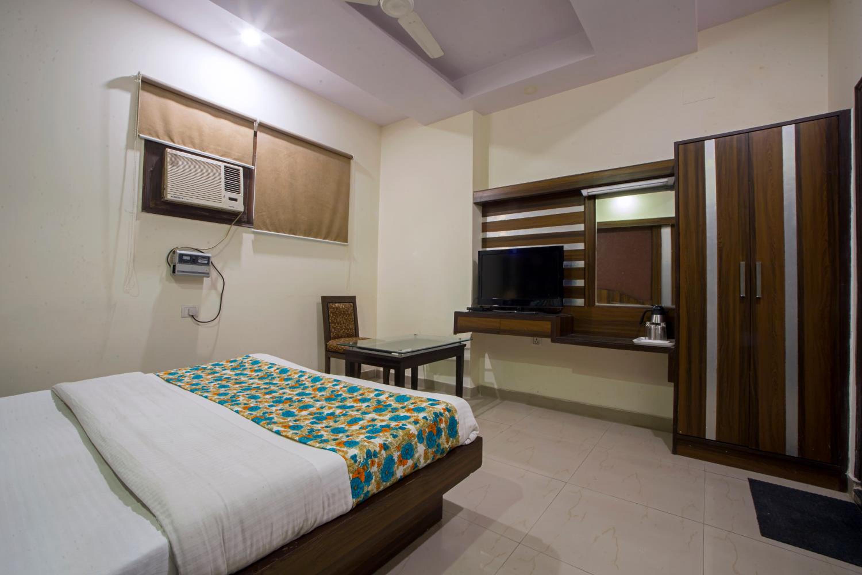 Standard Double or Twin Room - Photo 2