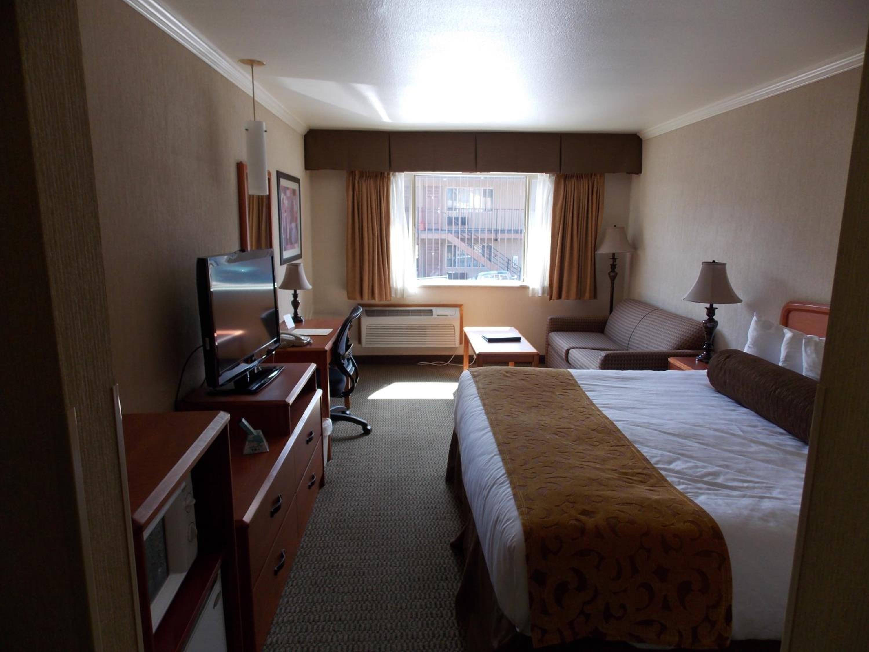 Queen Suite - Disability Access/Non-Smoking - Photo 7