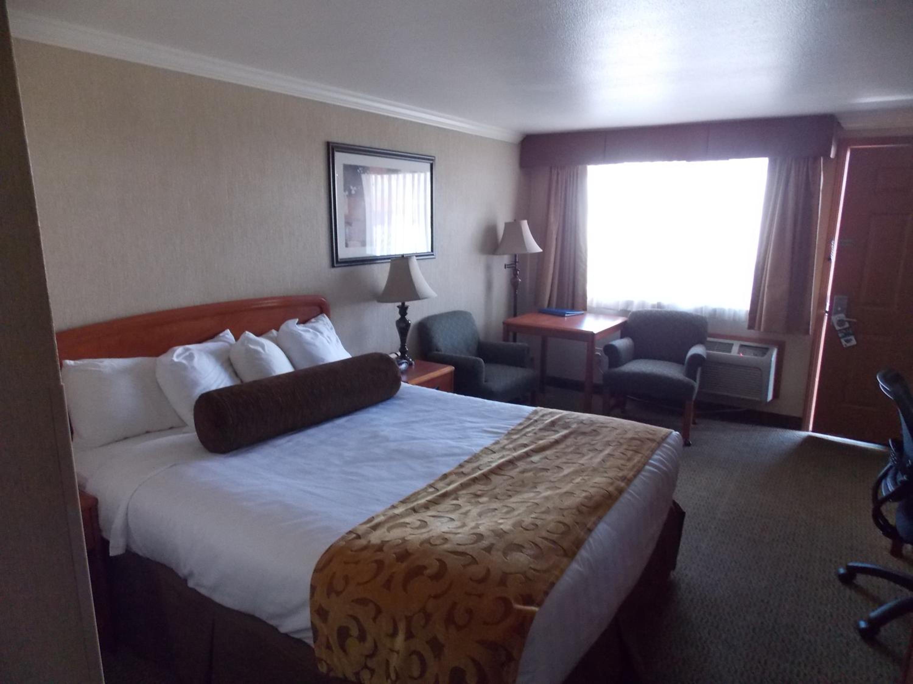 Queen Room - Non-Smoking - Photo 7