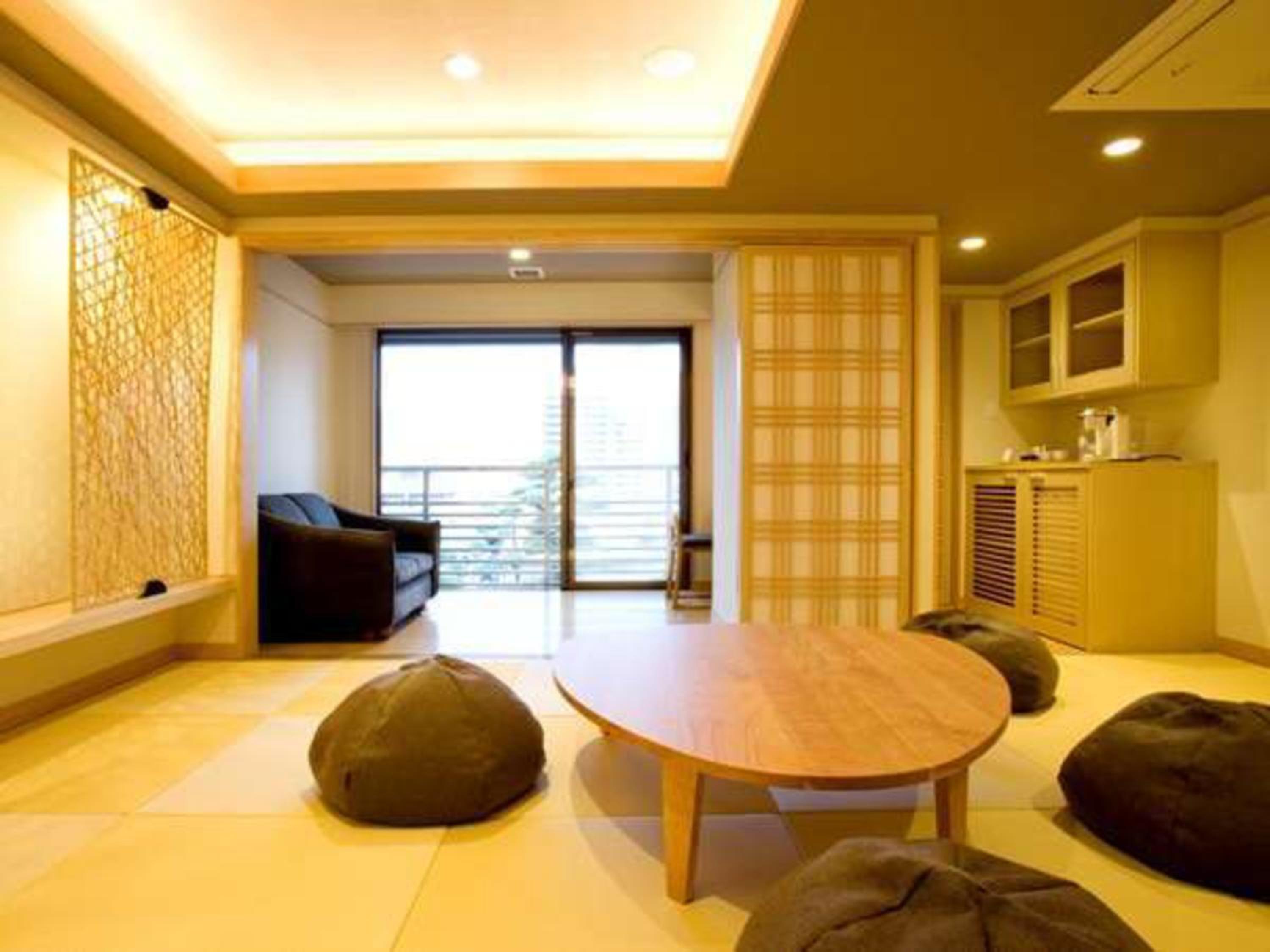 Japanese-Western Style Quadruple Room（Non-Smoking）