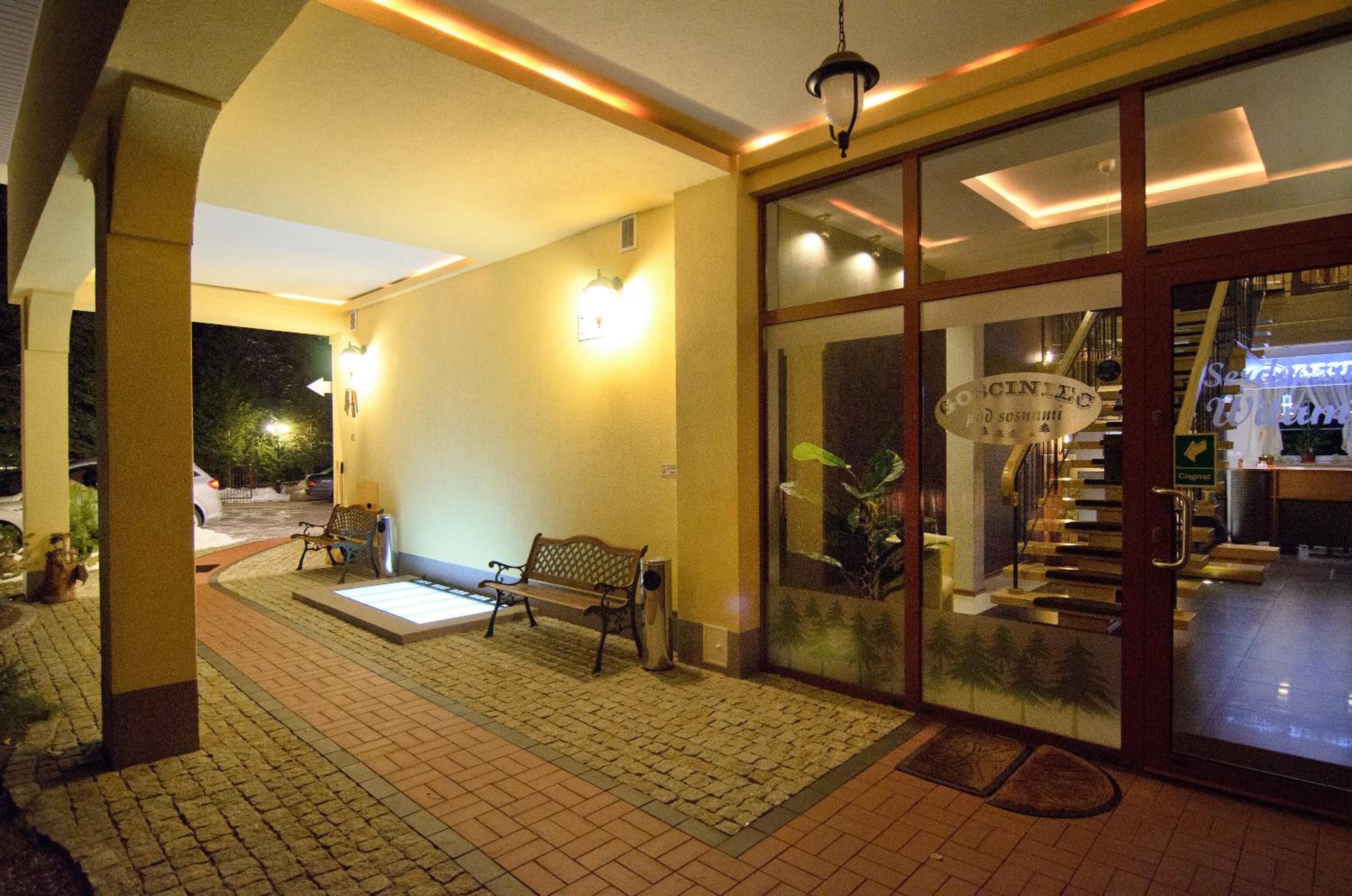 Double or Twin Room - Photo 3