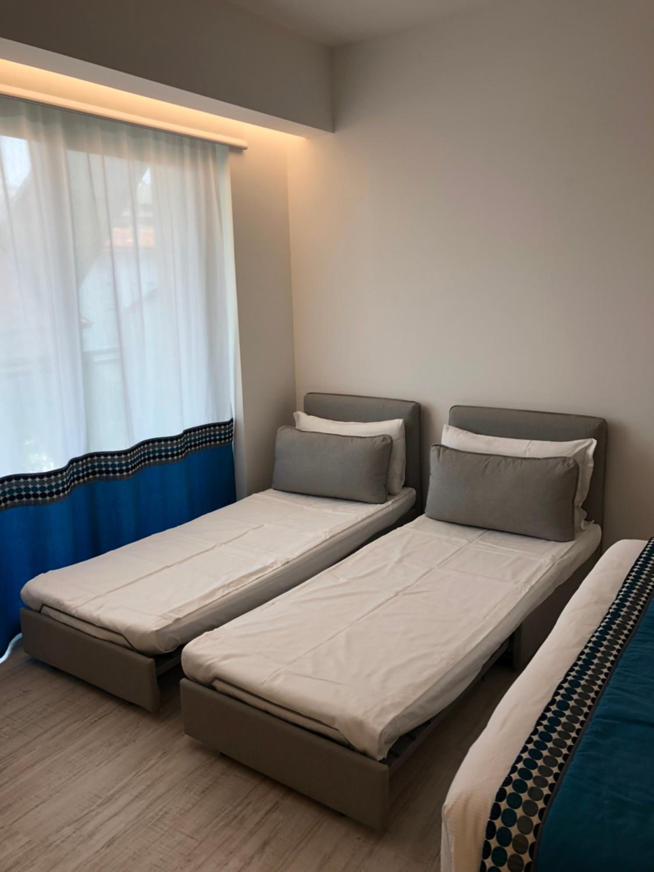 Superior Triple Room with beach access - Photo 7