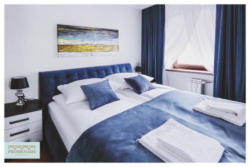 Two-Bedroom Apartment with Lake View and Balcony photo 1