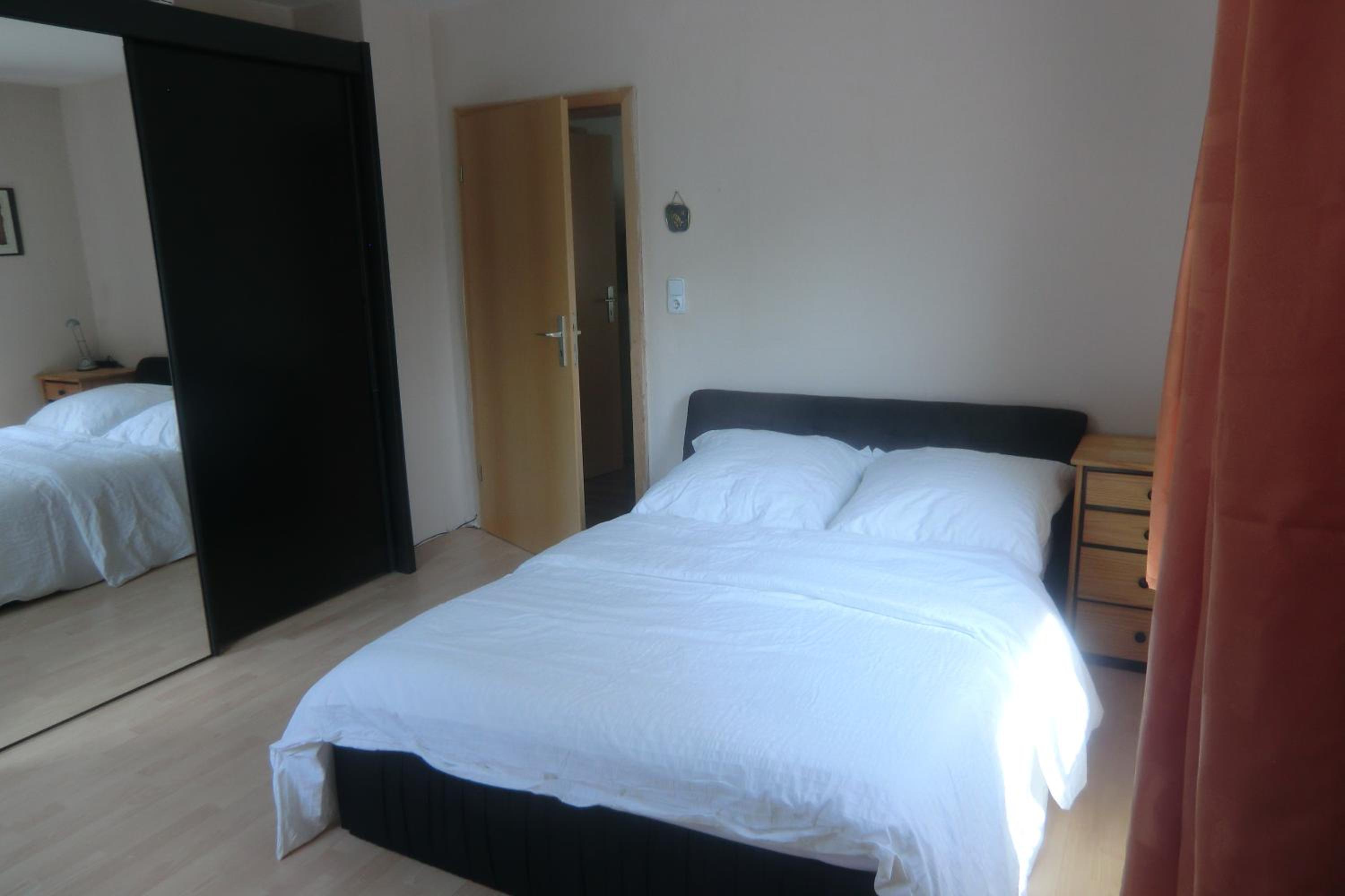 Double Room with Shared Bathroom photo 1