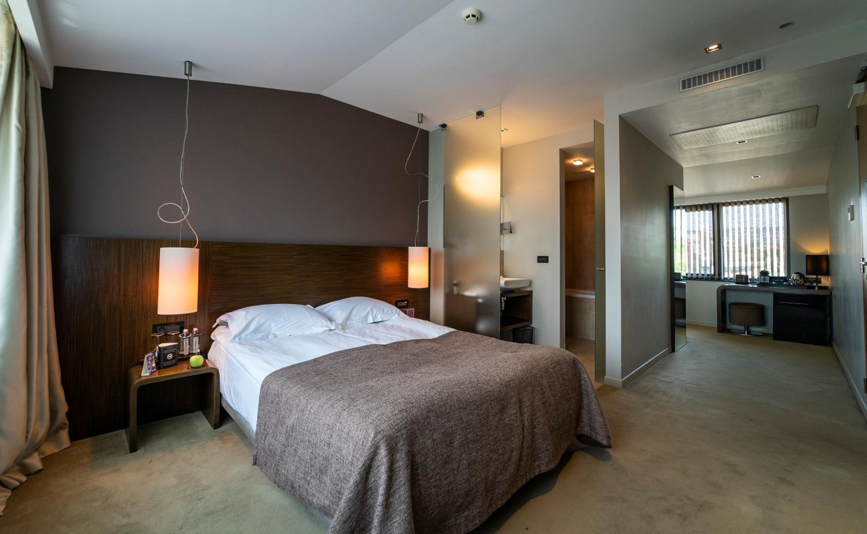 Small Suite