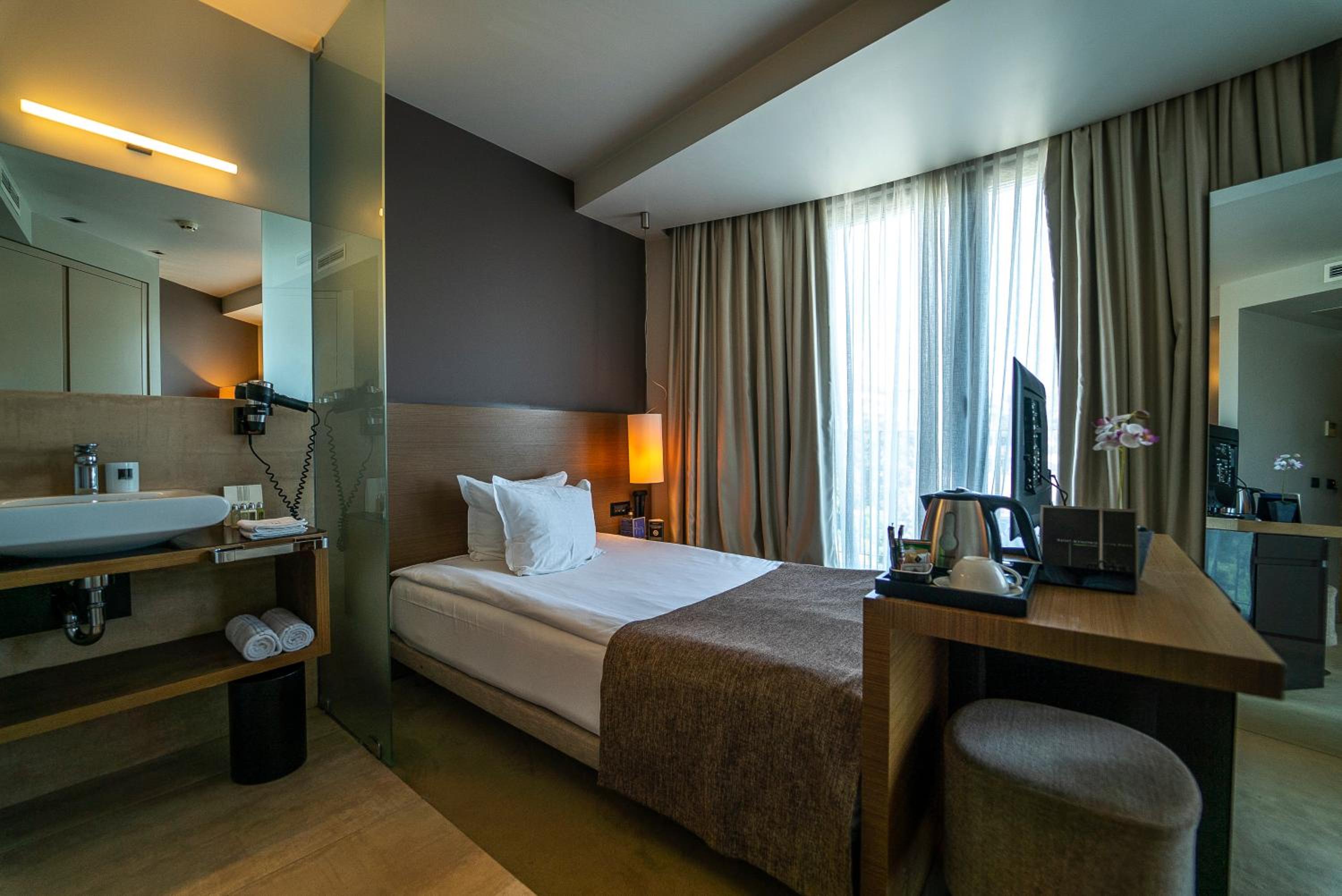 Deluxe Single Room