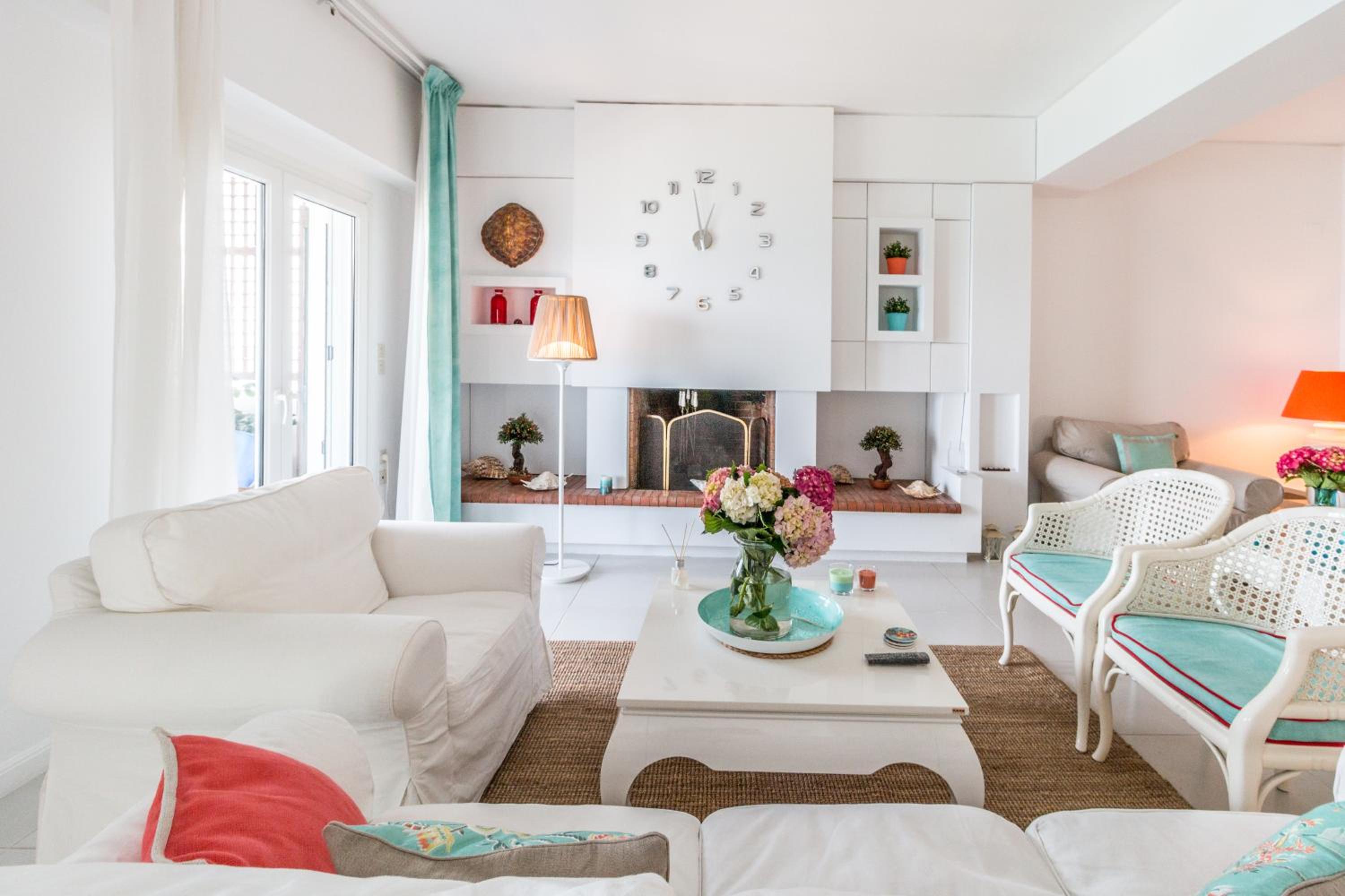 Three-Bedroom Holiday Home with Sea View  photo 1