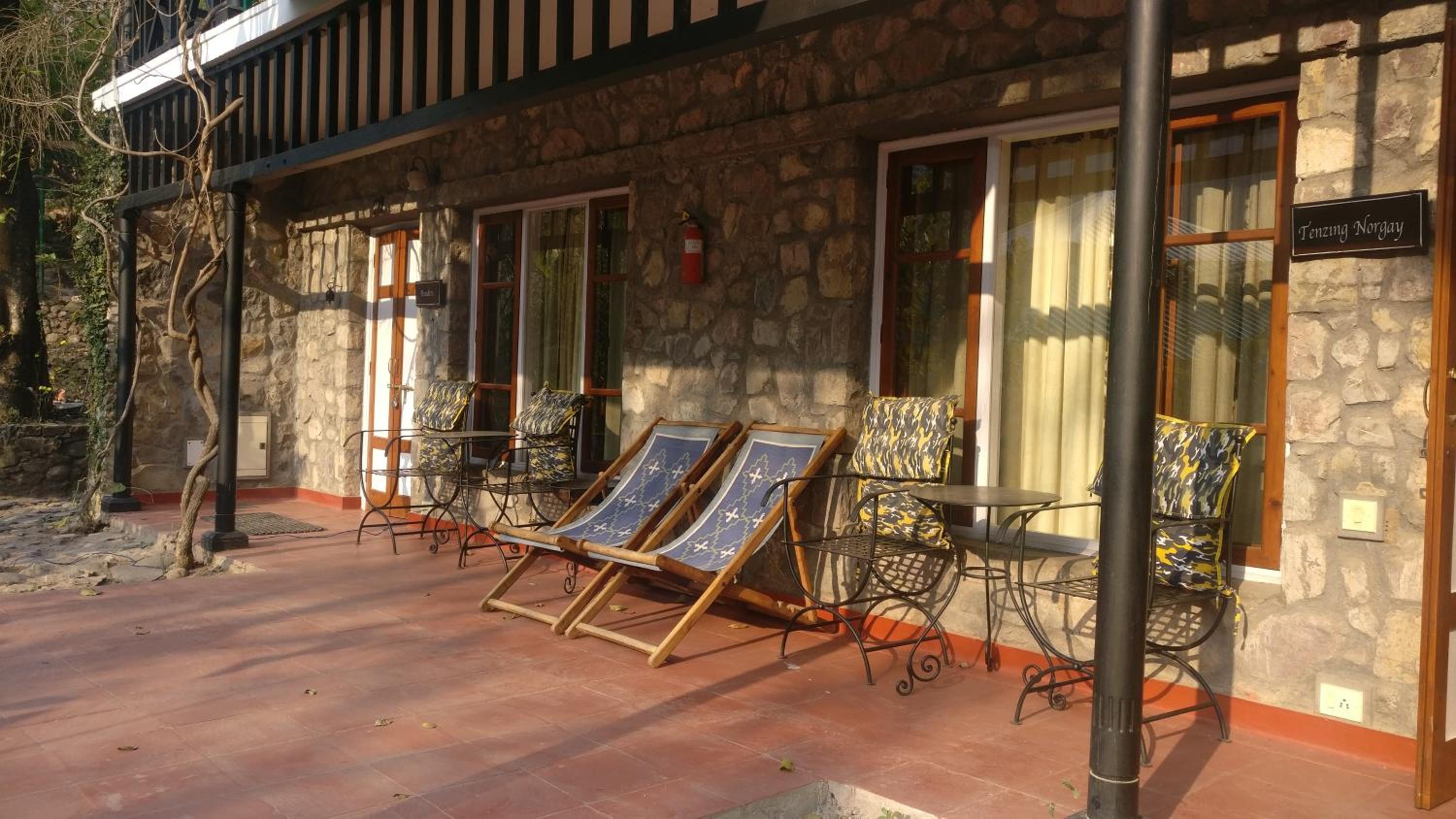 Hideaway Family Room - Complimentary morning Yoga session (7 AM – 8 AM) and Evening Tea, plus a 10% discount on Spa treatments, Laundry services, and River Rafting adventures - Photo 3