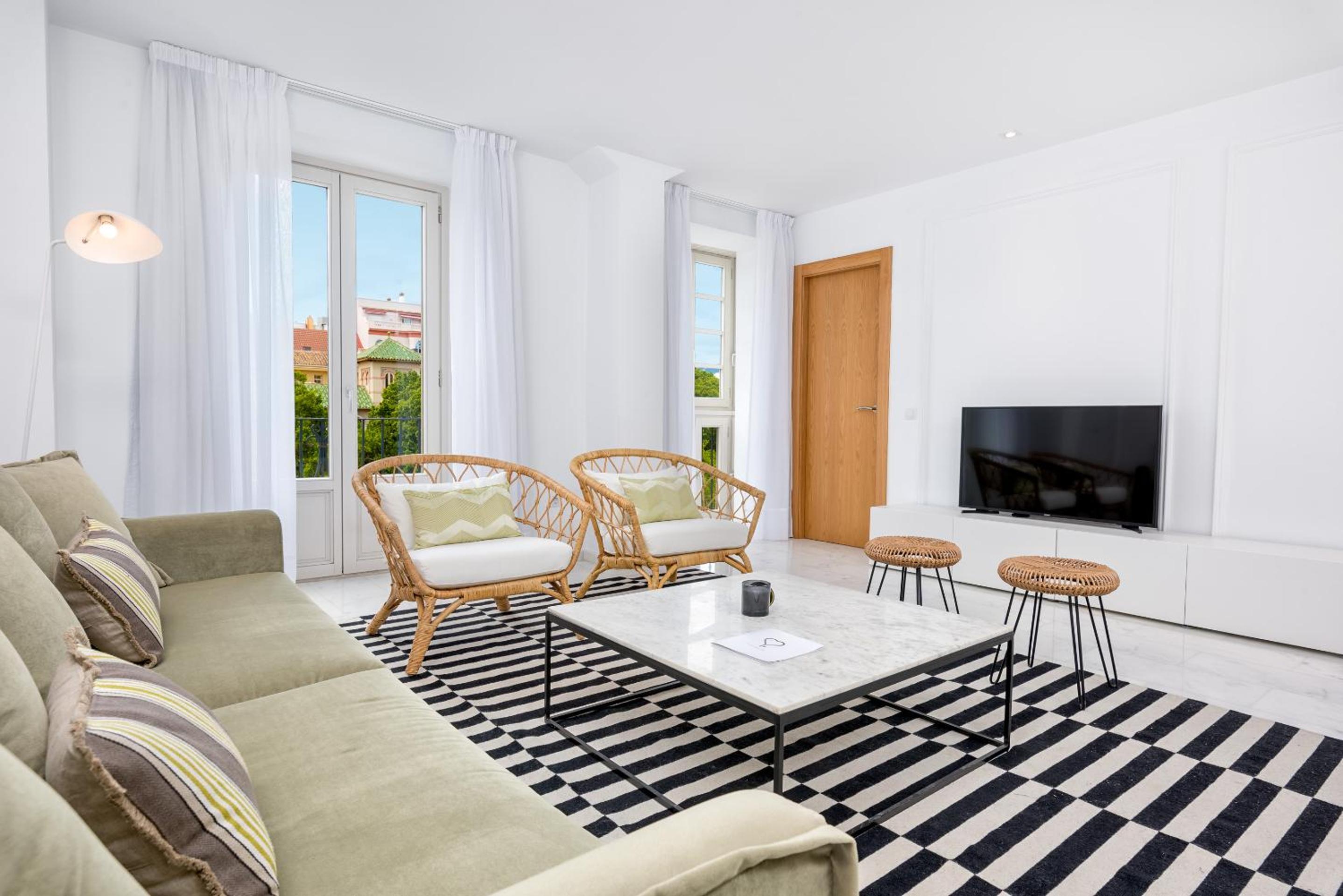 Apartamento de Dos Habitaciones con Bañera de Hidromasaje.
