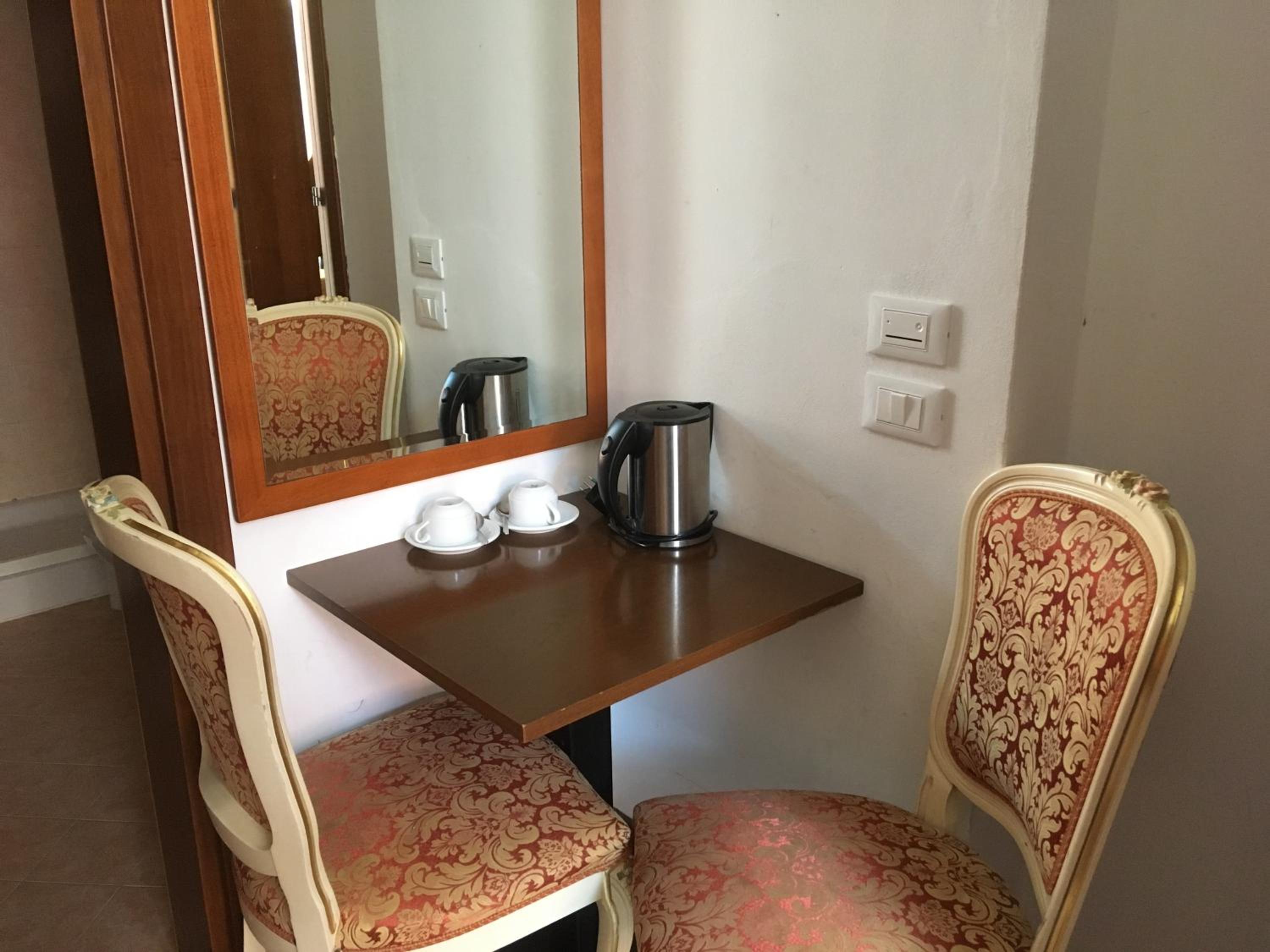 Double Room with Balcony and Canal View photo 2