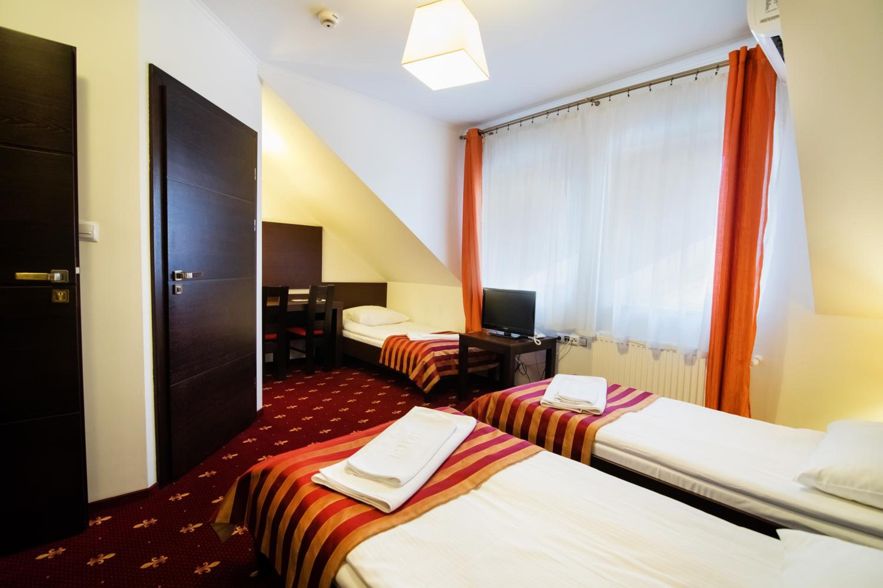 Triple Room - Photo 1