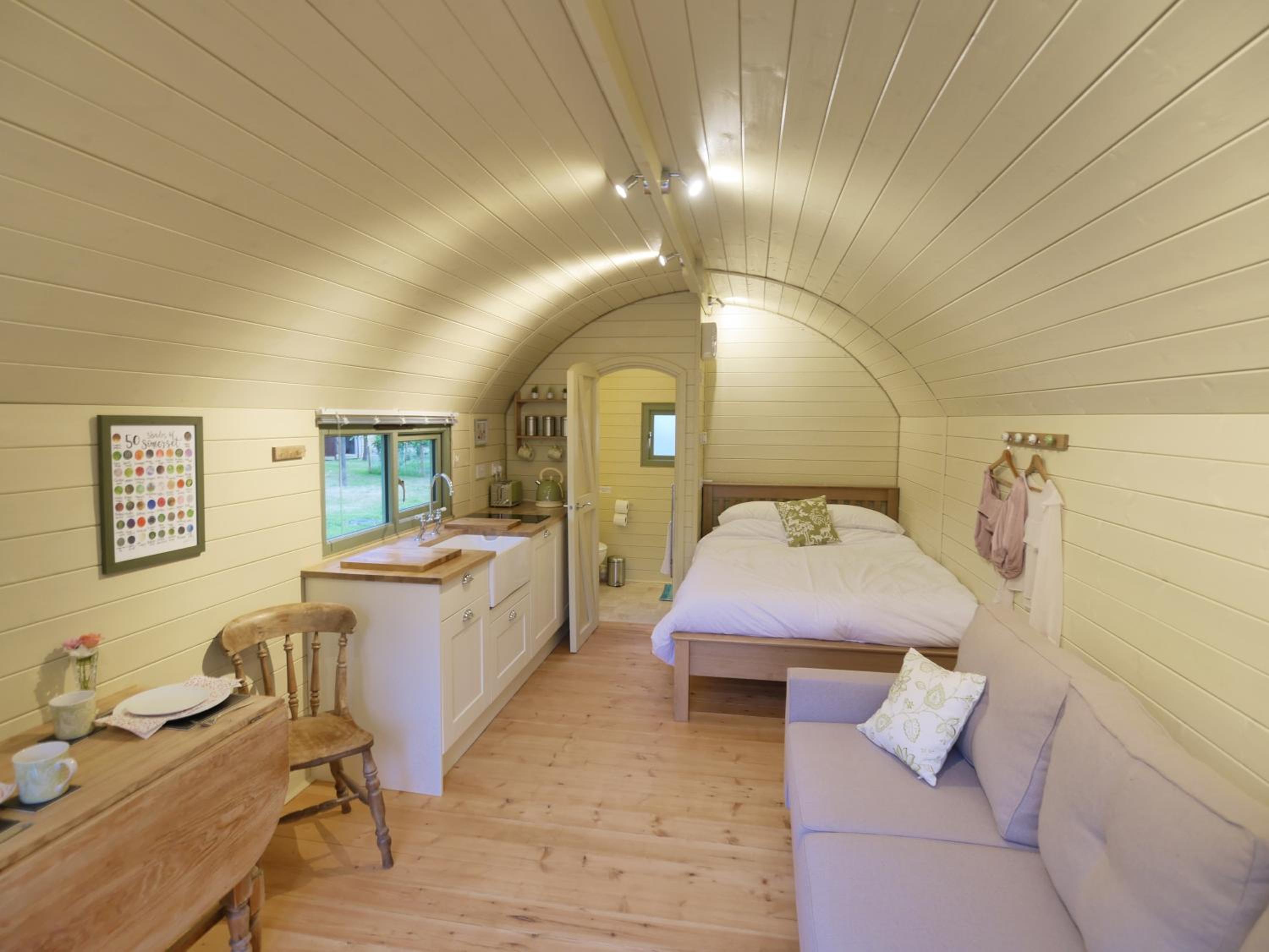Large Double Room photo 3