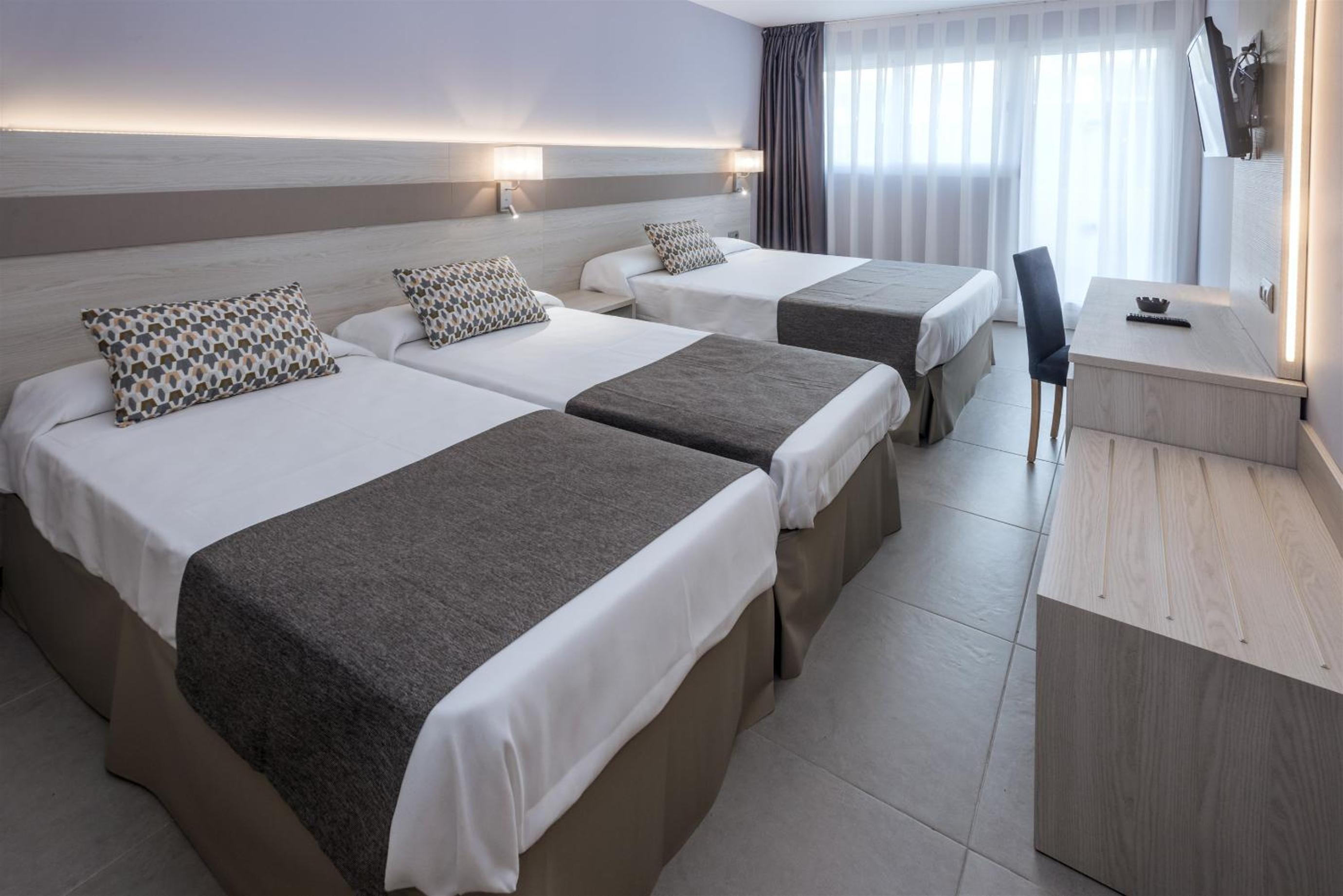 Standard Triple Room (2 Adults + 1 Child) - Photo 5